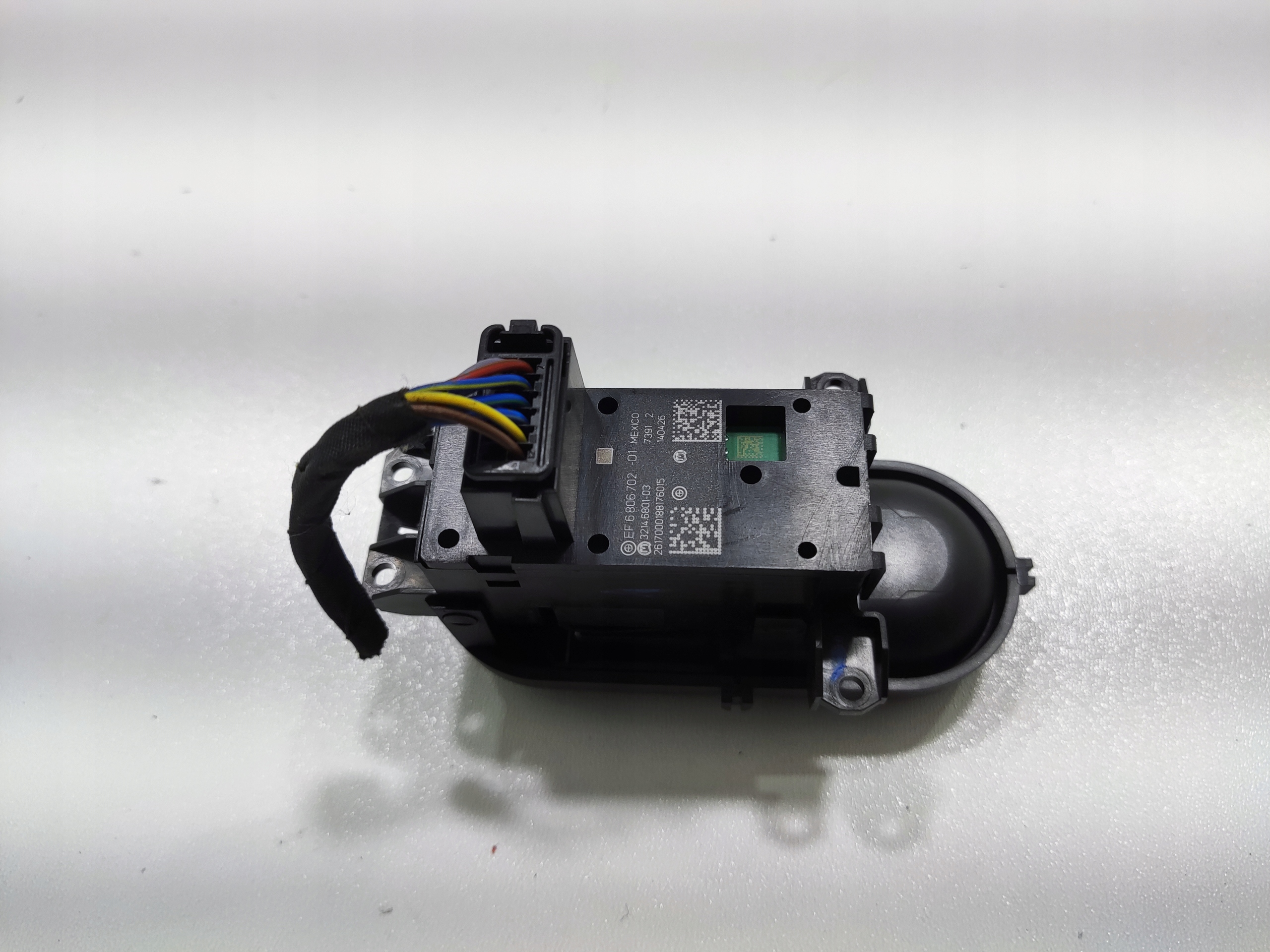 TLACIDLO VYPÍNAČ RUČNEJ BRZDY MINI COUNTRYMAN F60 2016-2020 6806702