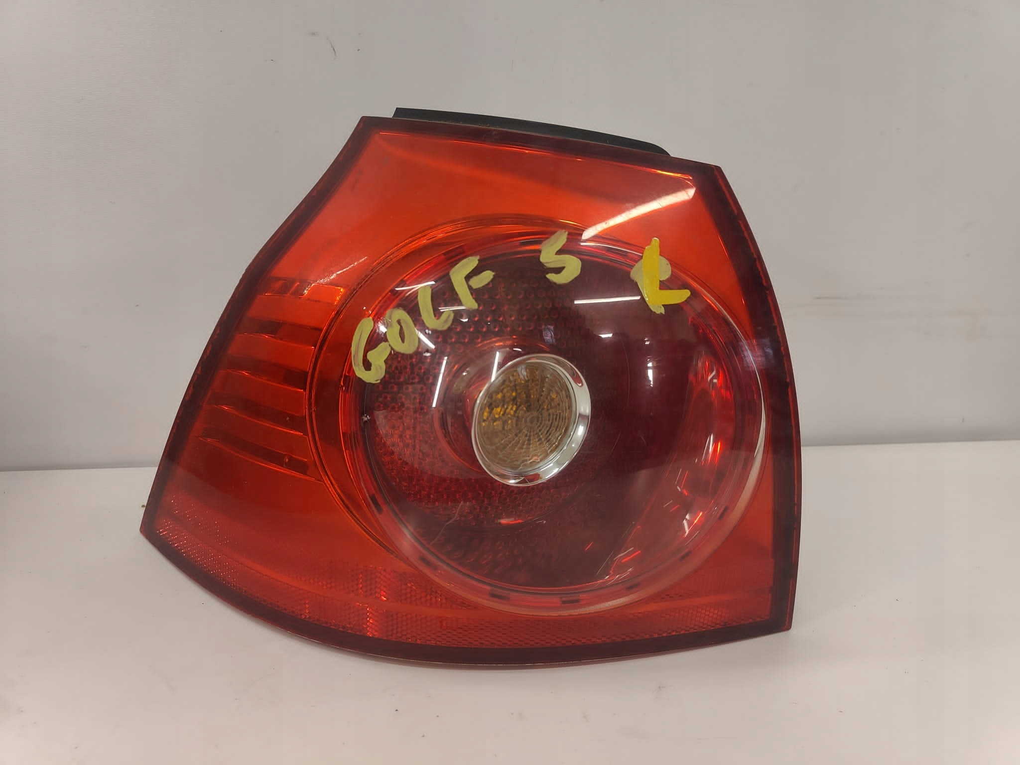 Volkswagen golf V 04-10 1K6 945 095 P LAVE ZADNE SVETLO