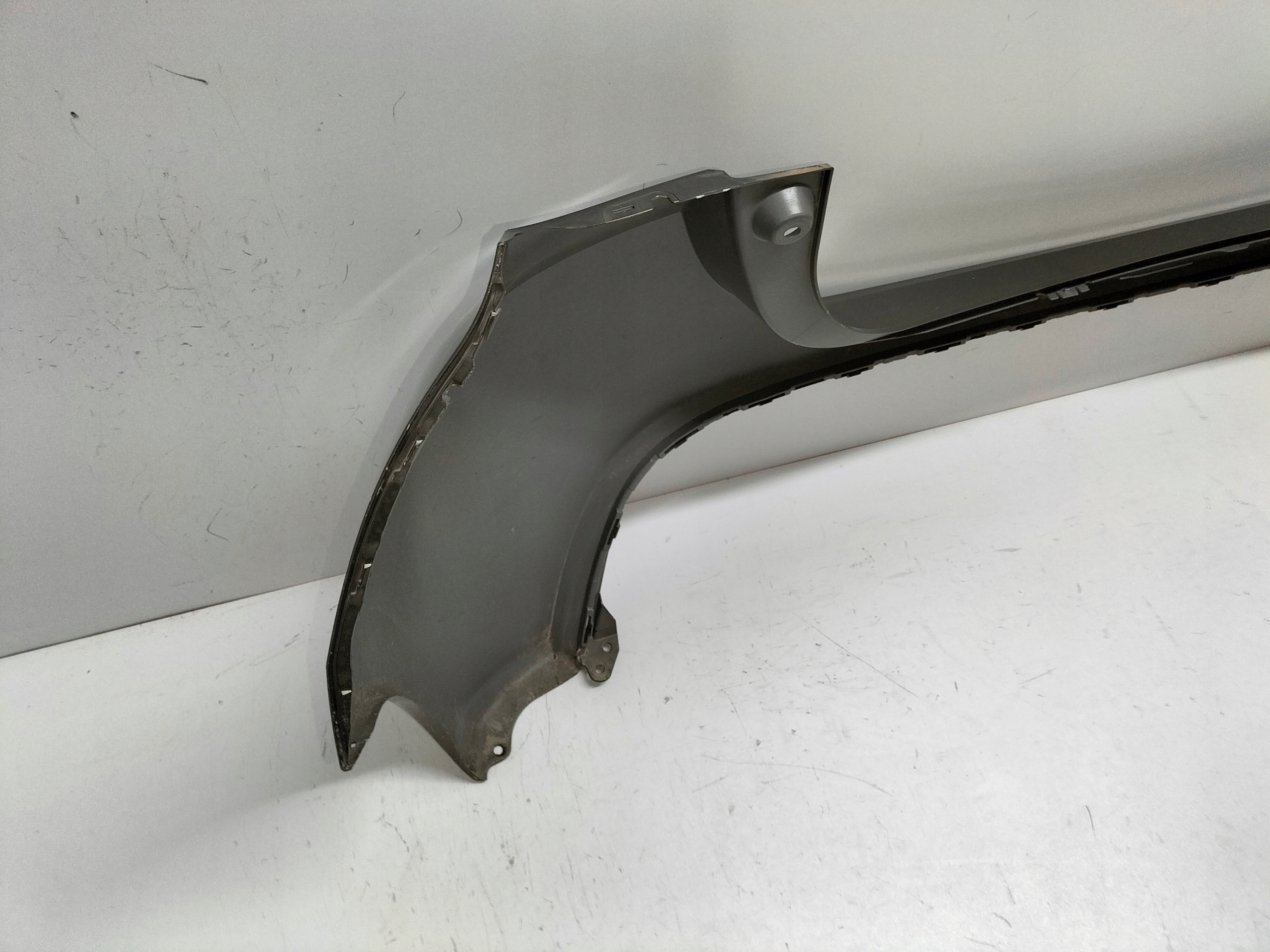ZADNÝ NÁRAZNÍK TOYOTA YARIS IV 20-