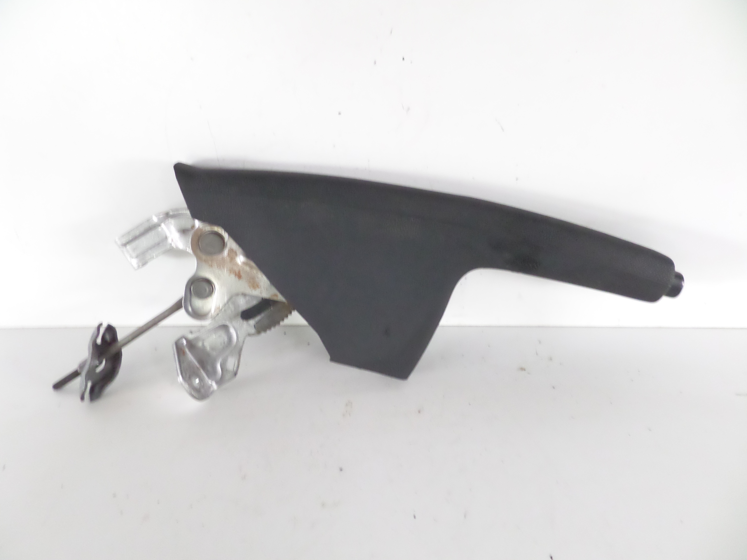 MECHANIZMUS RUCNEJ BRZDY SKODA RAPID 12-