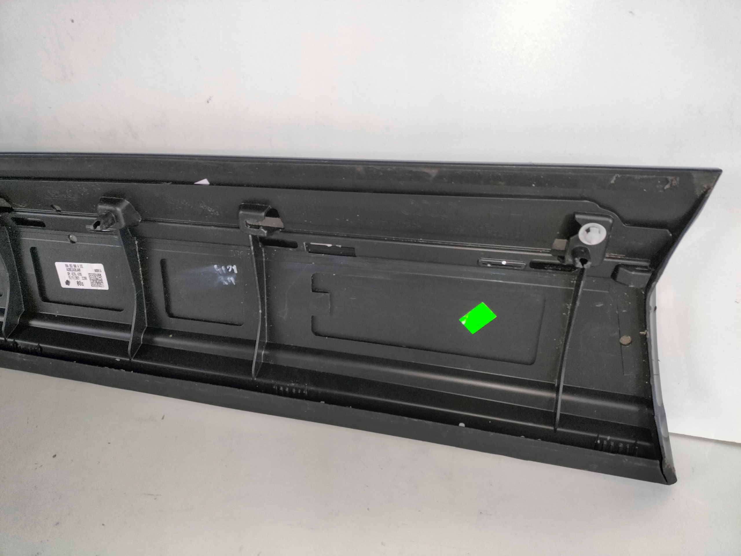 LISTA PRAVYCH PREDNYCH DVERI AUDI Q4 E-TRON 22-