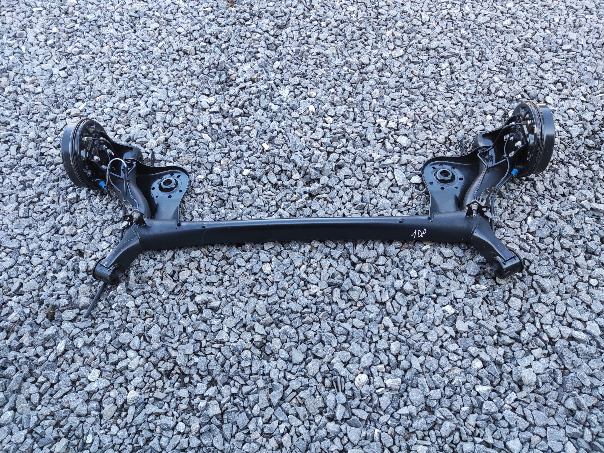 ZADNÁ NÁPRAVA KOMPLETNA PEUGEOT 108 I 2014-2022