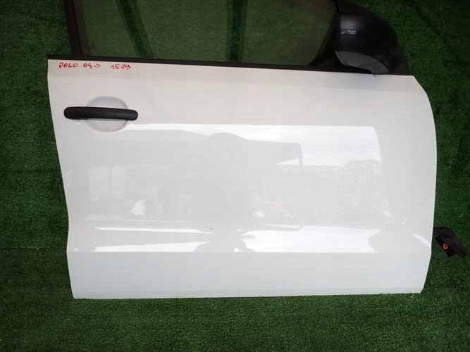 VW POLO 09- PRAVE PREDNE DVERE