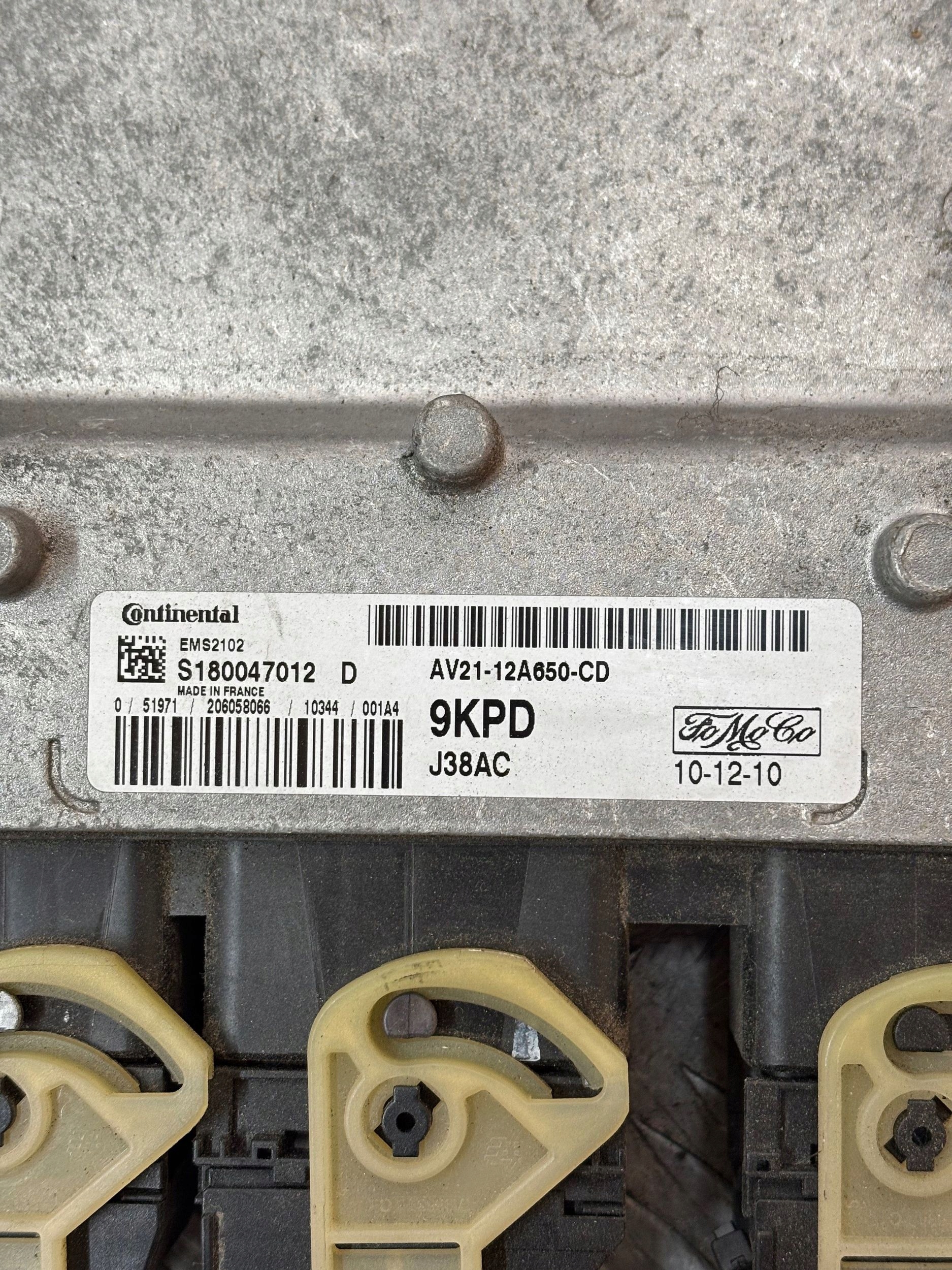 RIADIACA JEDNOTKA MOTORA FORD FIESTA MK7 1.25 AV21-12A650-CD