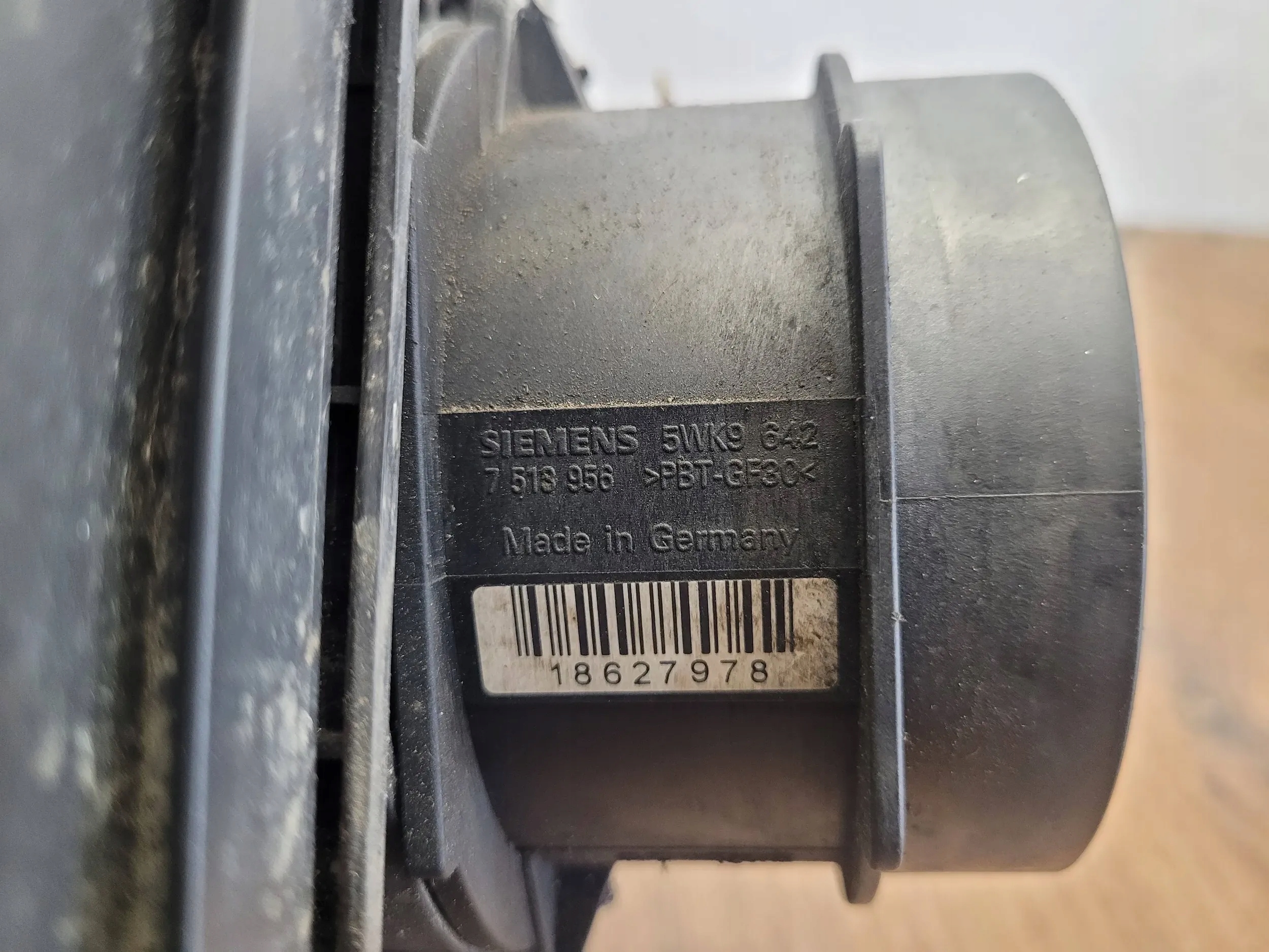 BMW X3 E83 2005 7501975 OBAL VZDUCHOVÉHO FILTERA