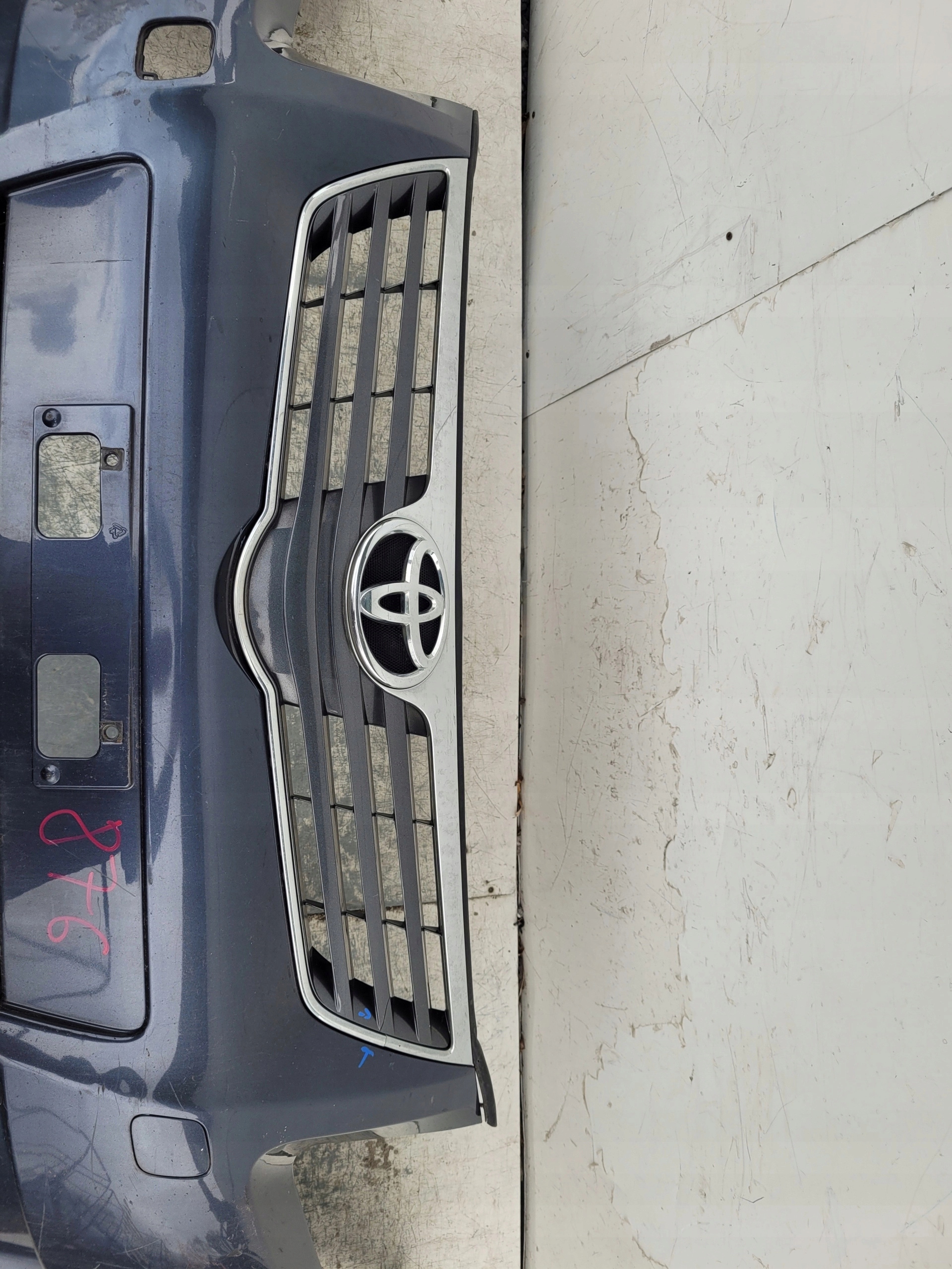 TOYOTA T27 PREDNÝ NÁRAZNÍK