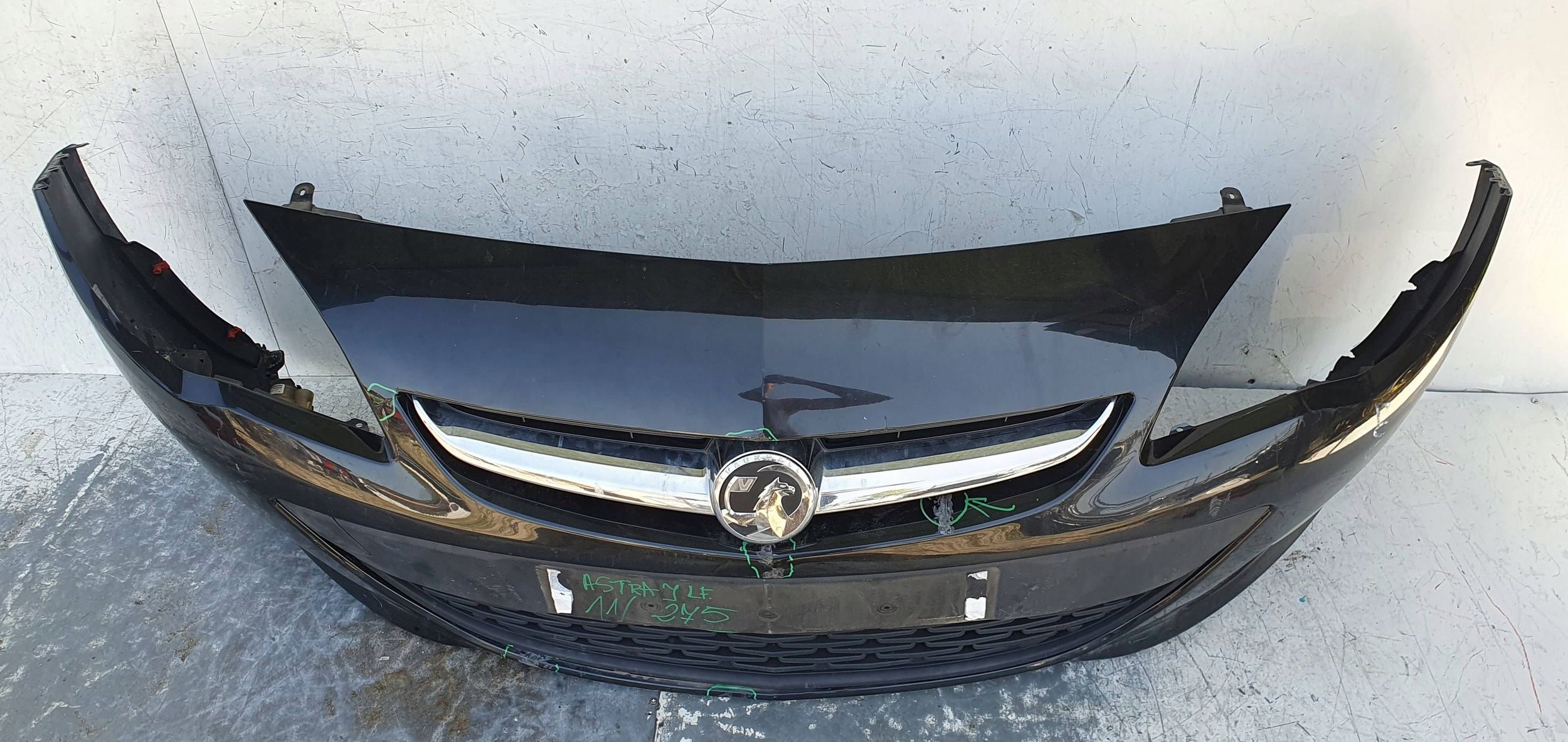 Opel Astra J LIFT PREDNÝ NÁRAZNÍK 13368660G