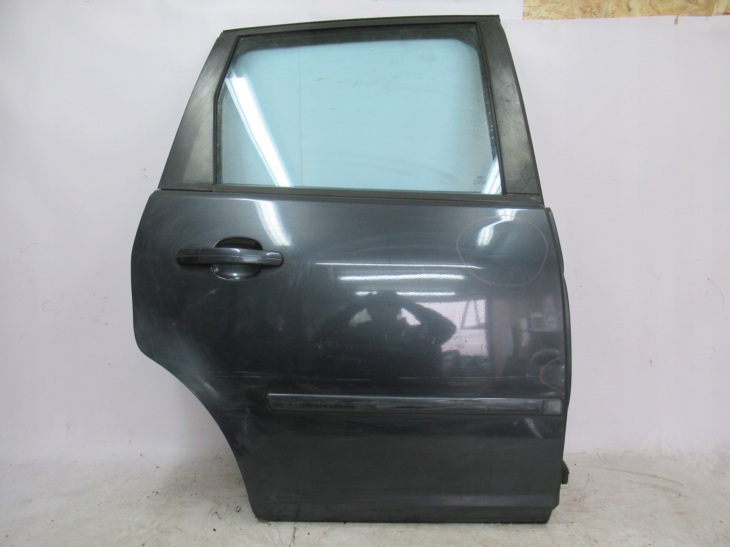 PRAVÉ ZADNÉ DVERE FORD C-MAX MK1