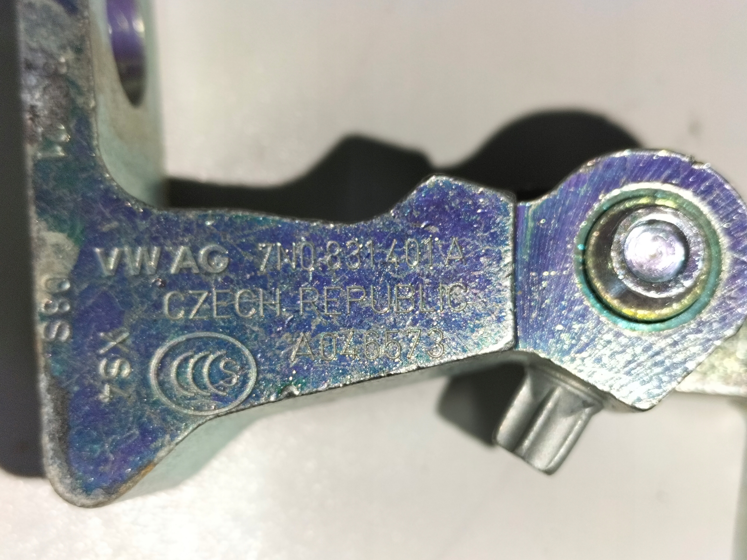 PÁNT ĽAVÝCH PREDNÝCH DVERÍ VW SEAT SKODA