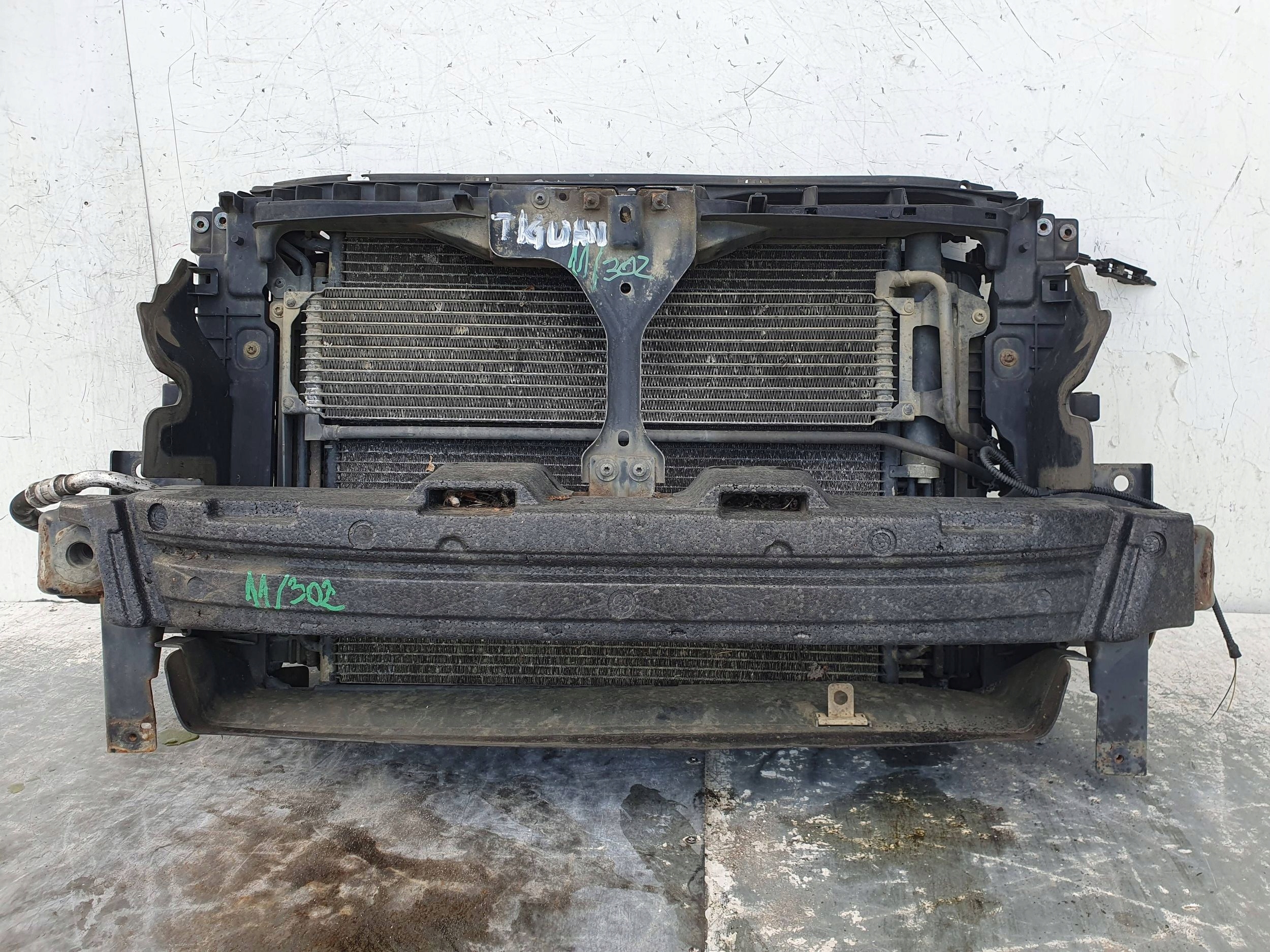 Vw Tiguan 1 2.0 tdi AUTOMAT 5N0805594 PREDNÉ PÁS