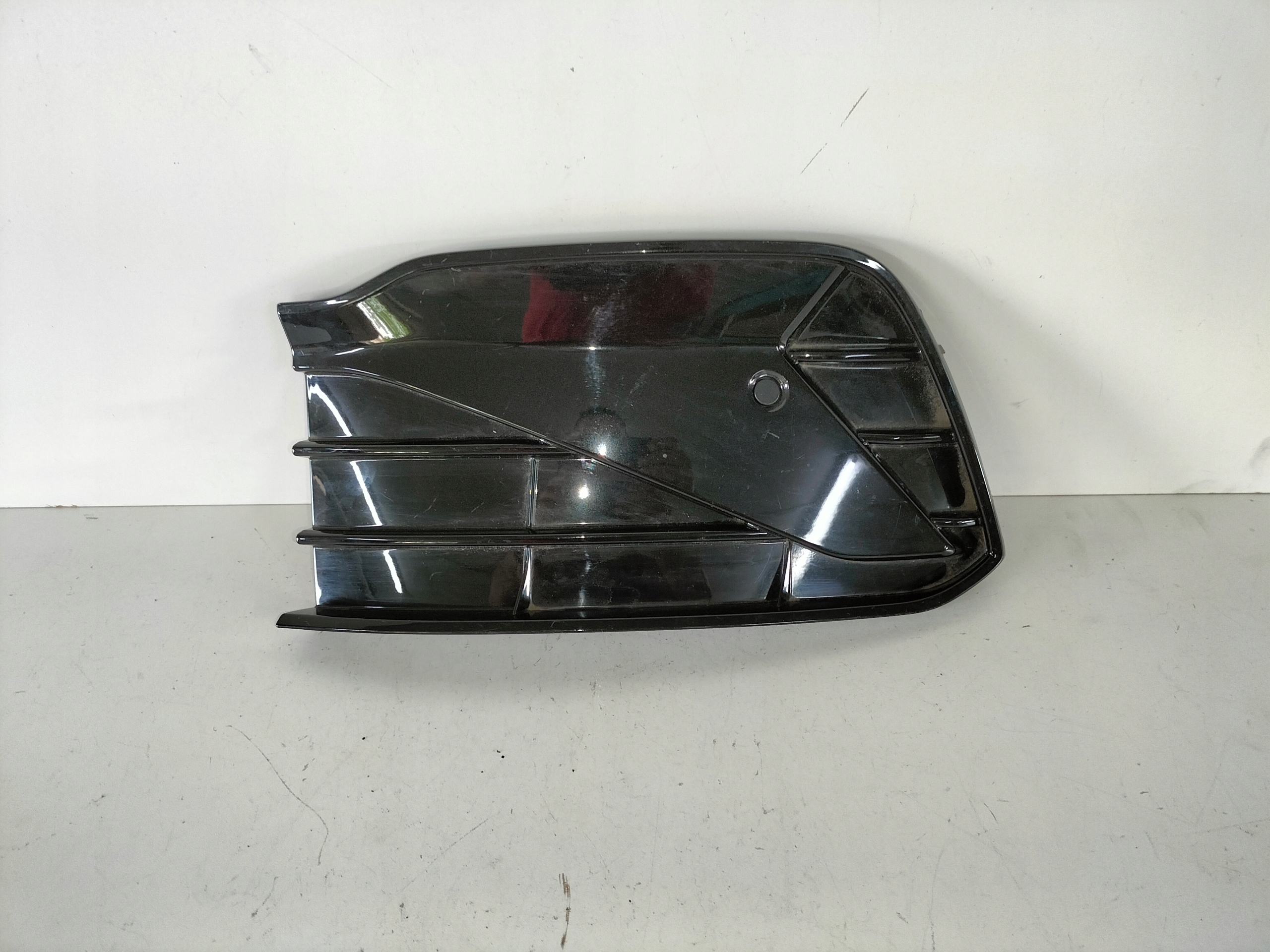 LAVA LISTA MRIEZKA VW GOLF 8 VIII 20- R-LINE