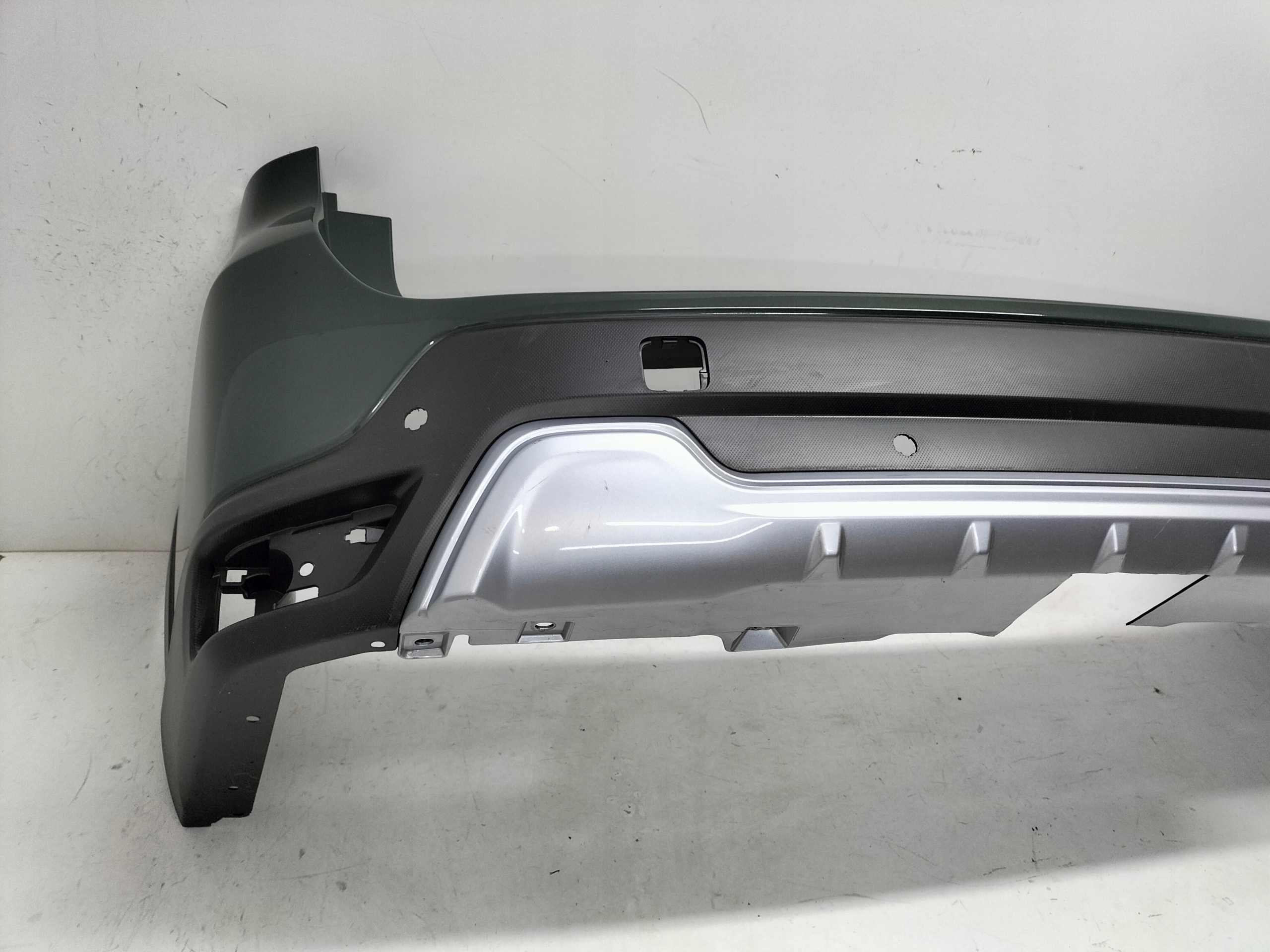 ZADNÝ NÁRAZNÍK SUBARU FORESTER 5 V 18-