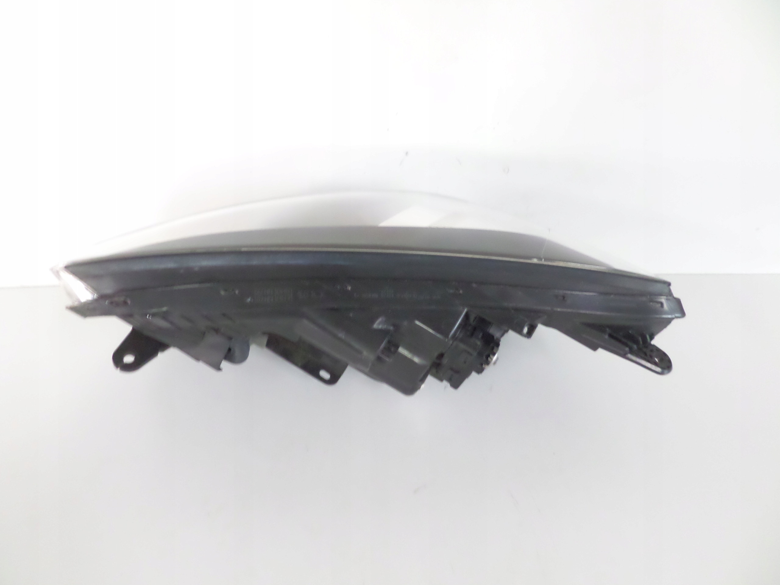 PRAVE PREDNE SVETLO KIA PICANTO 11-17