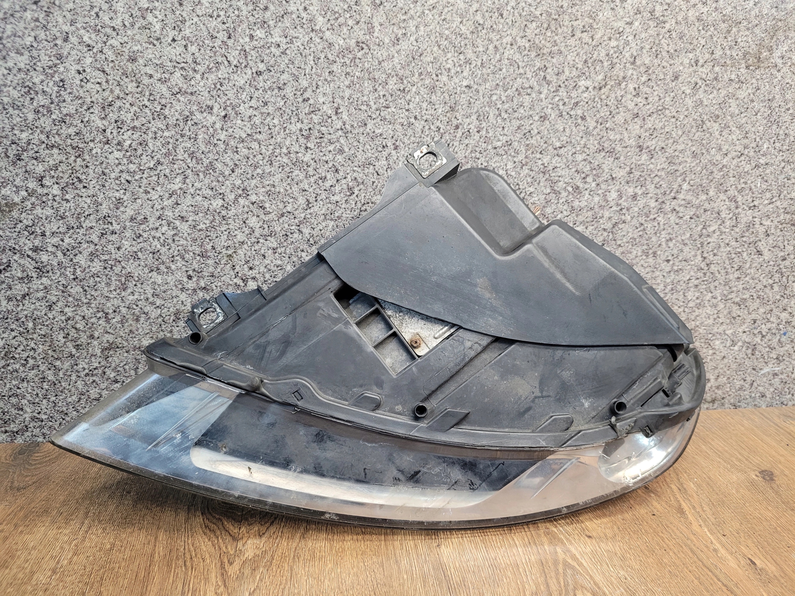 AUDI Q7 4L XENON PRAVÉ PREDNÉ SVETLO GB VERZIA 4L0941004E