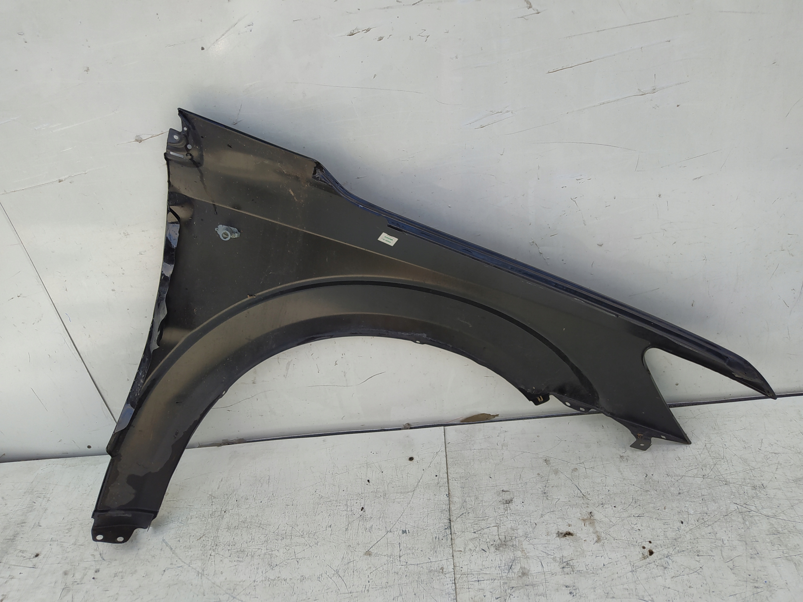 DODGE JOURNEY ĽAVÝ PREDNÝ BLATNÍK