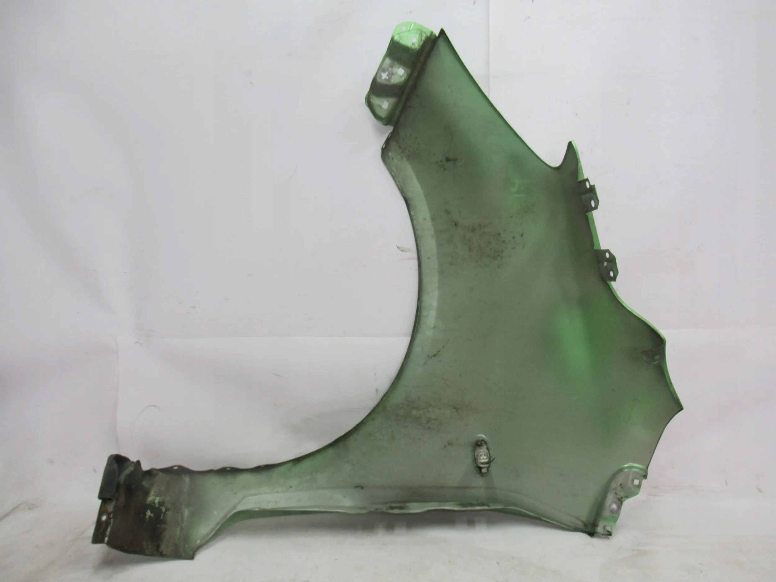 PRAVÝ PREDNÝ BLATNÍK Opel Agila B