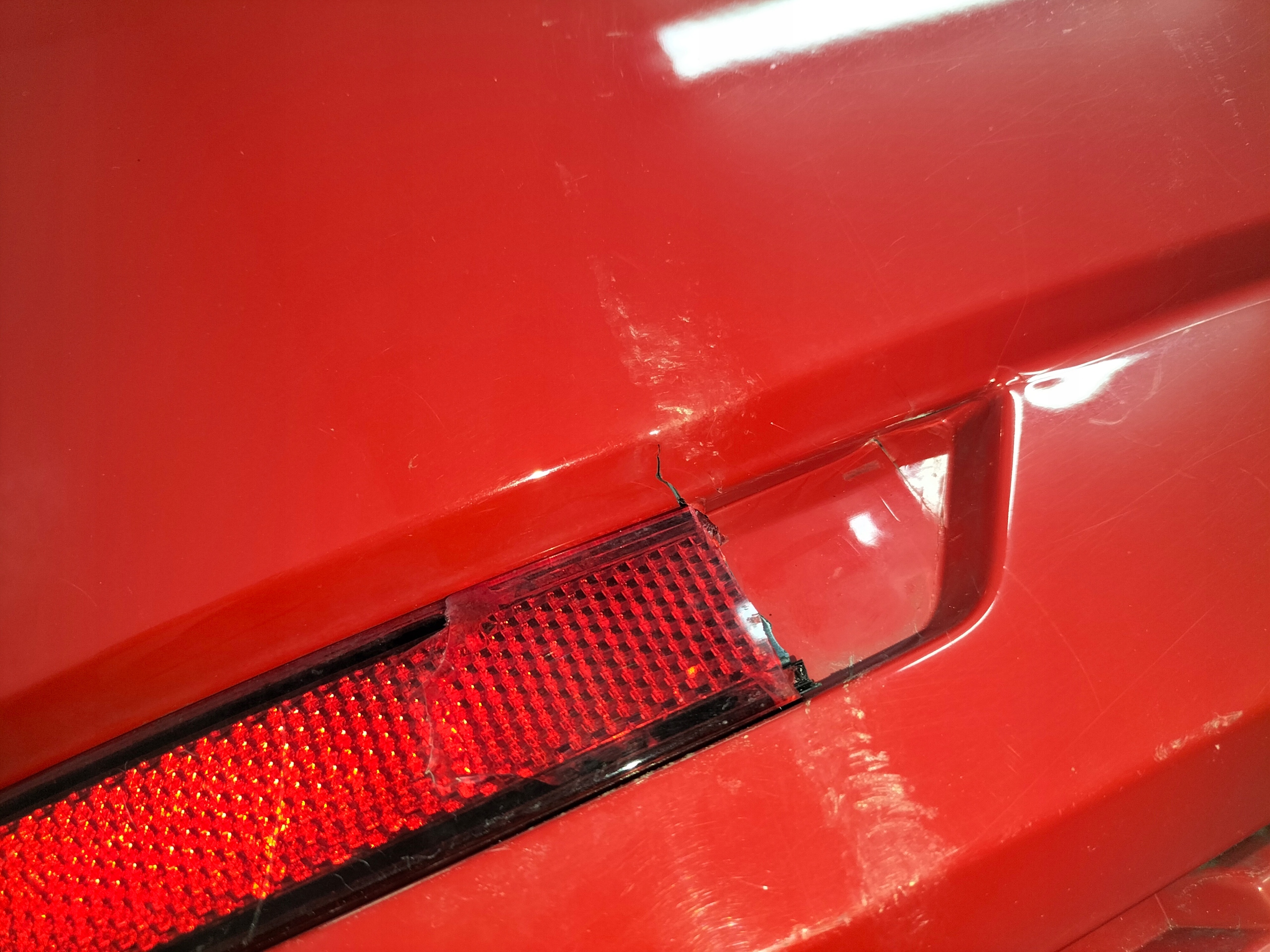 ZADNÝ NÁRAZNÍK SKODA SUPERB III 15- SEDAN