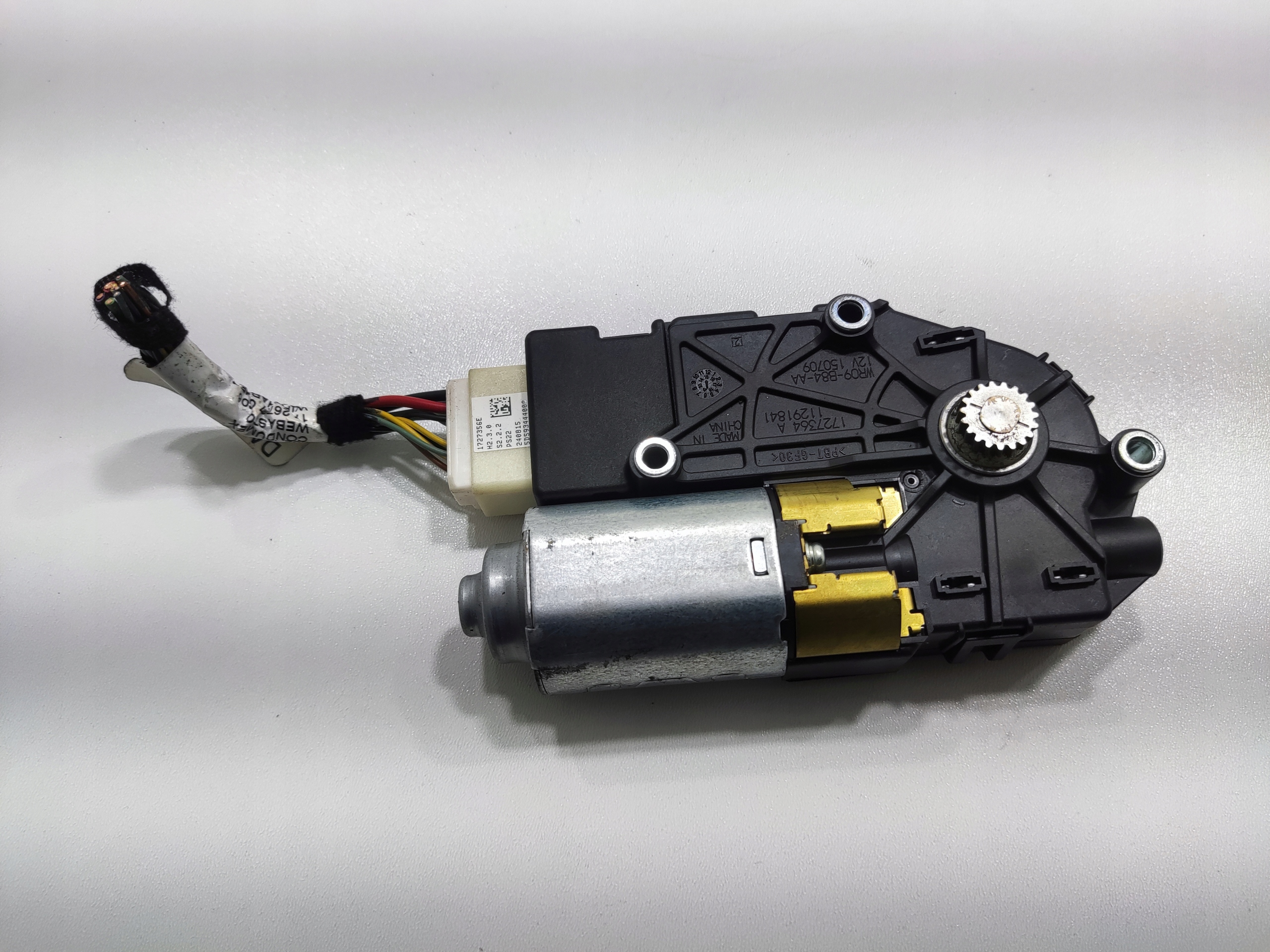 MOTORČEK OVLÁDANIA STREŠNÉHO OKNA MERCEDES GLE I W166 166 A1669021405 2015-2019