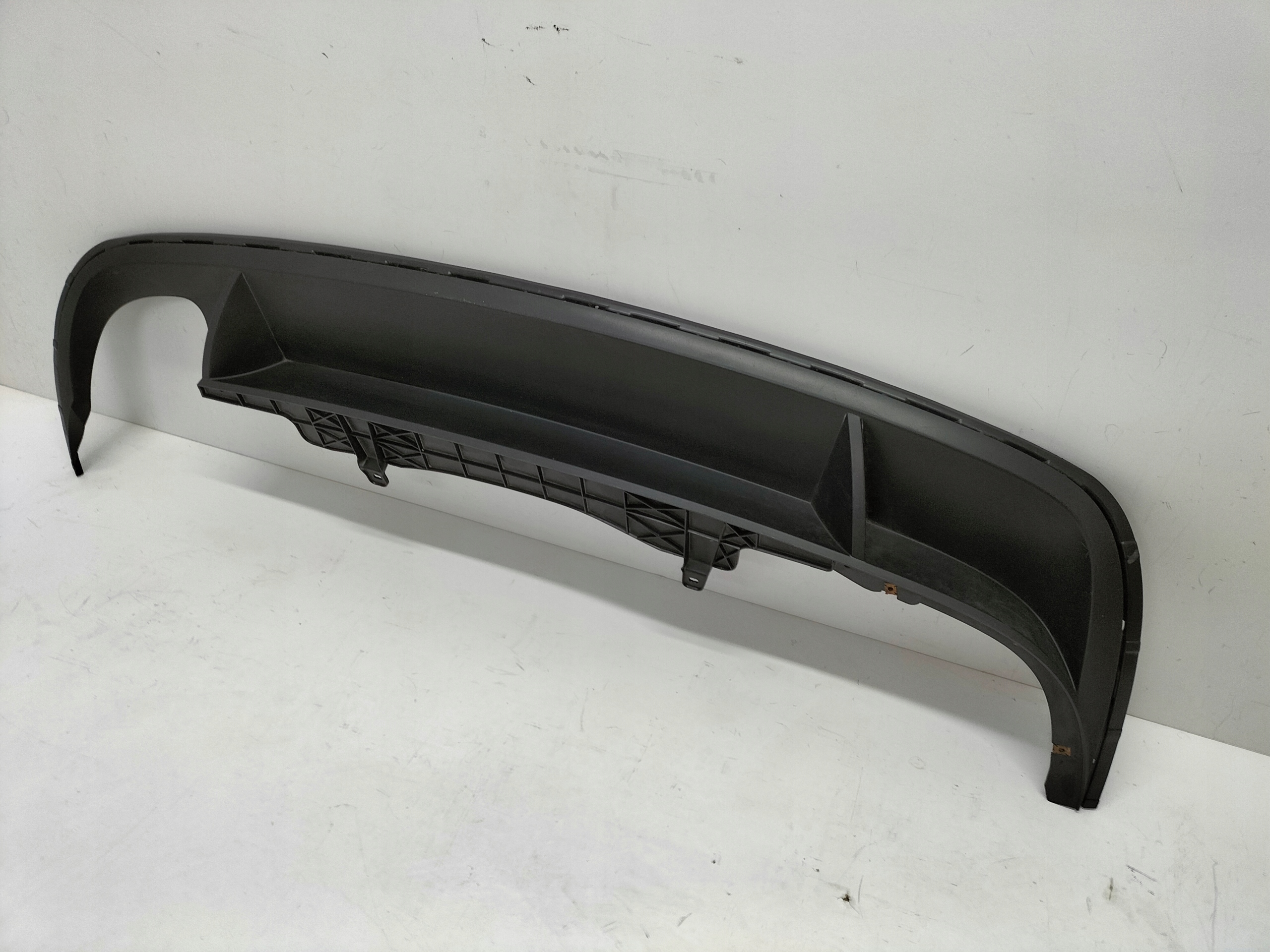 SPOJLER LIŠTA ZADNÉHO NÁRAZNÍKA VW PASSAT  B7 10-14 SEDAN