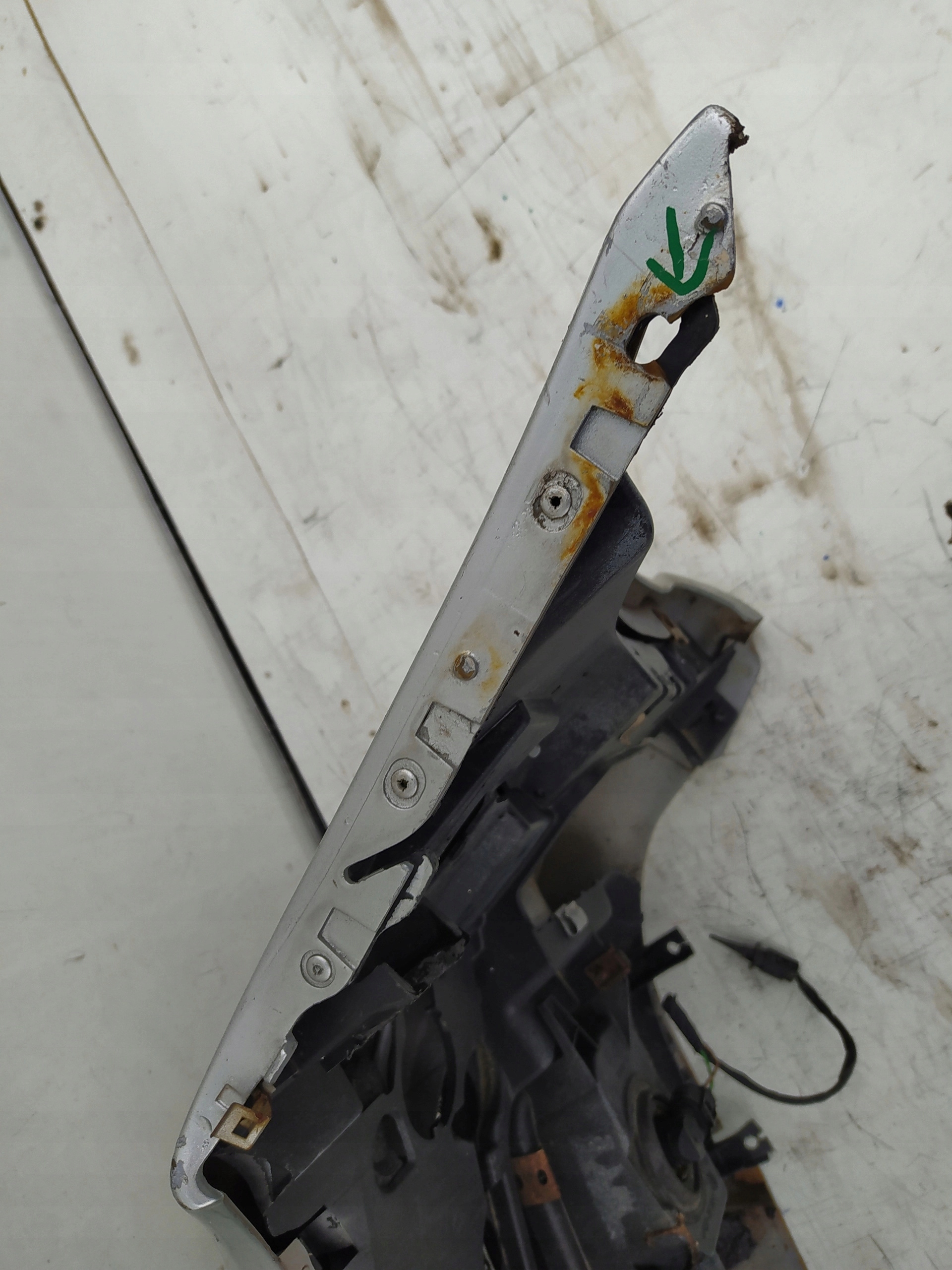 PREDNÝ NÁRAZNÍK MERCEDES w203 sportcoupe amg