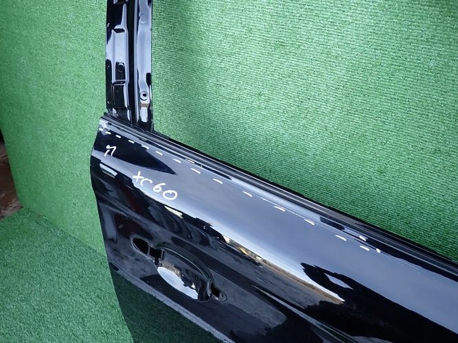 VOLVO XC60 08-17 PRAVE PREDNE DVERE