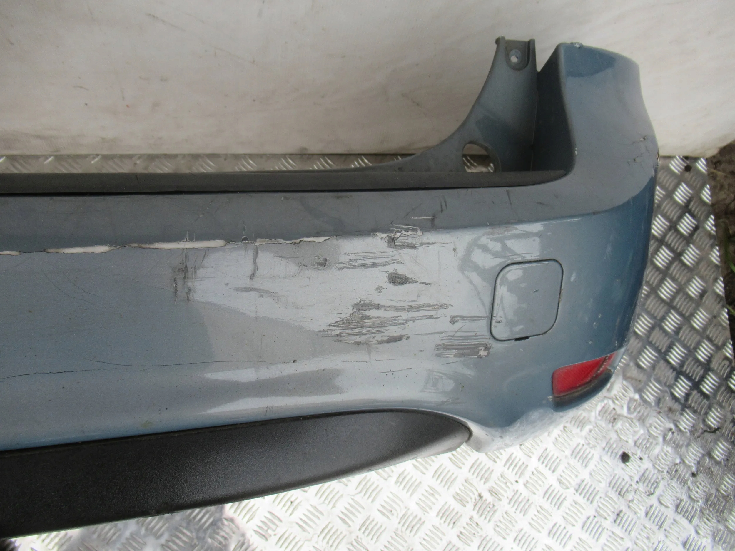 ZADNÝ NÁRAZNÍK FORD FOCUS 2 MK2 KOMBI LIFT 08-