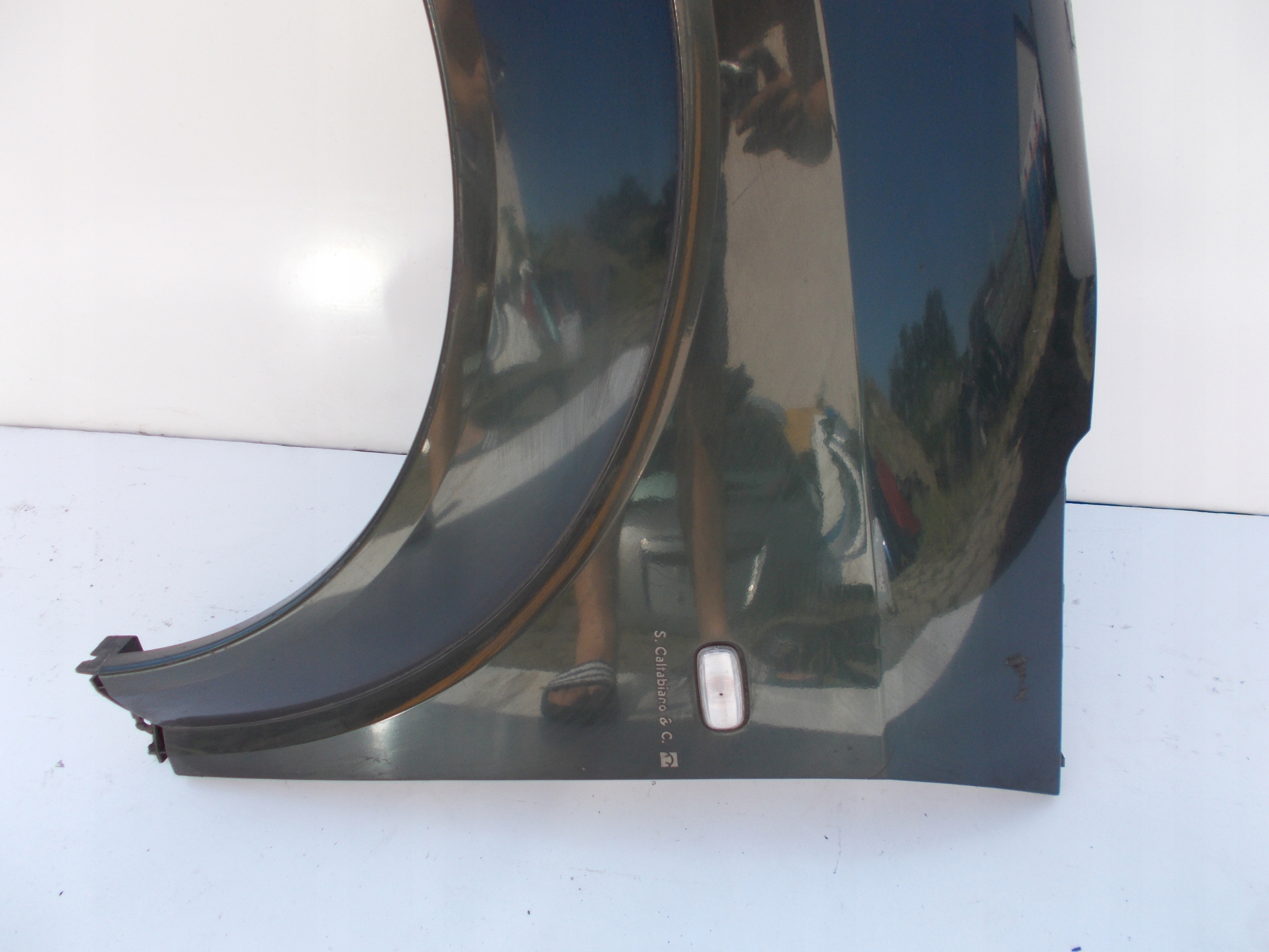 ĽAVÝ PREDNÝ BLATNÍK AUDI A2