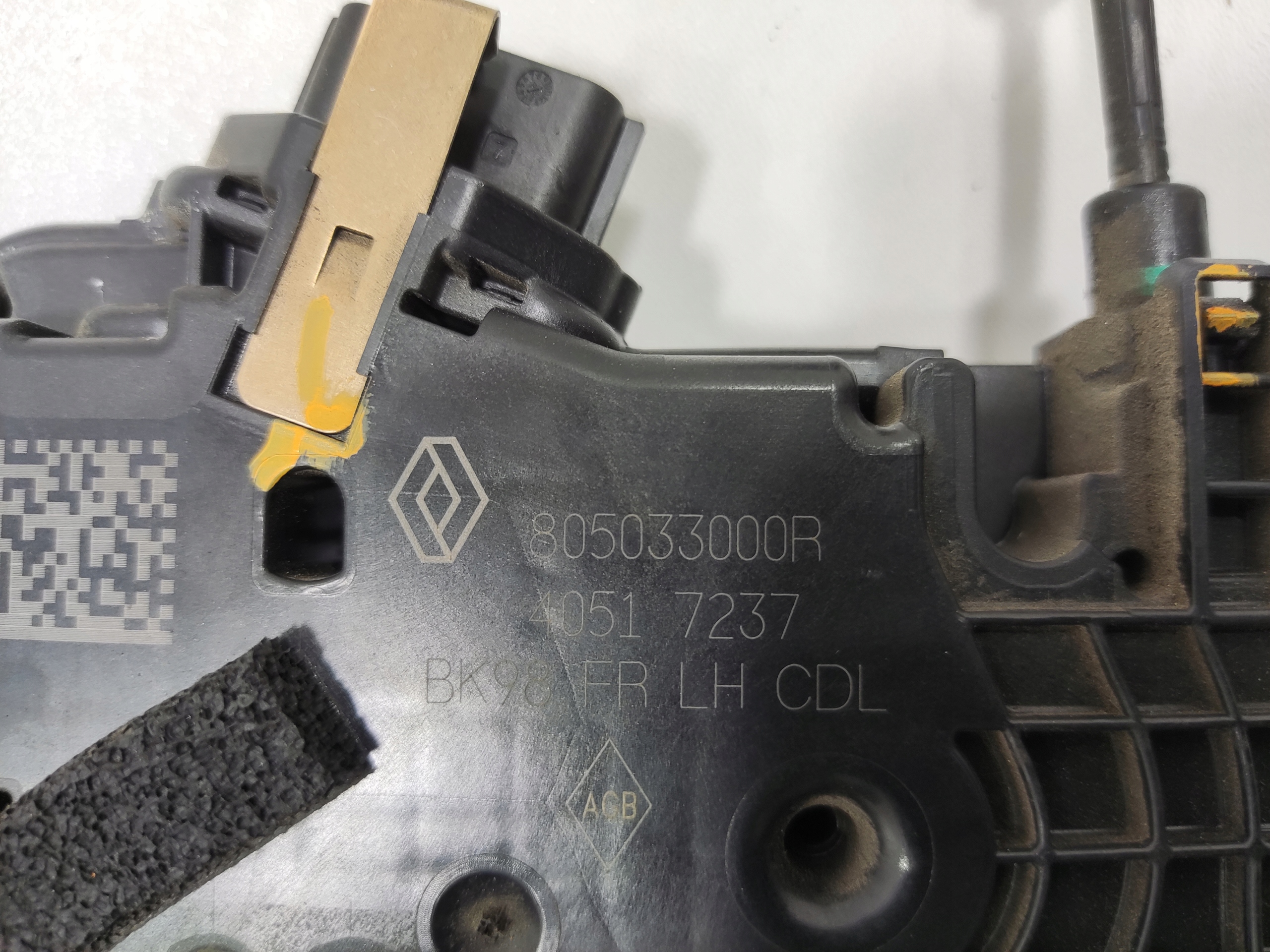 ZAMOK LAVYCH PREDNYCH DVERI RENAULT CLIO IV 805033000R 4 PIN 2013-2019
