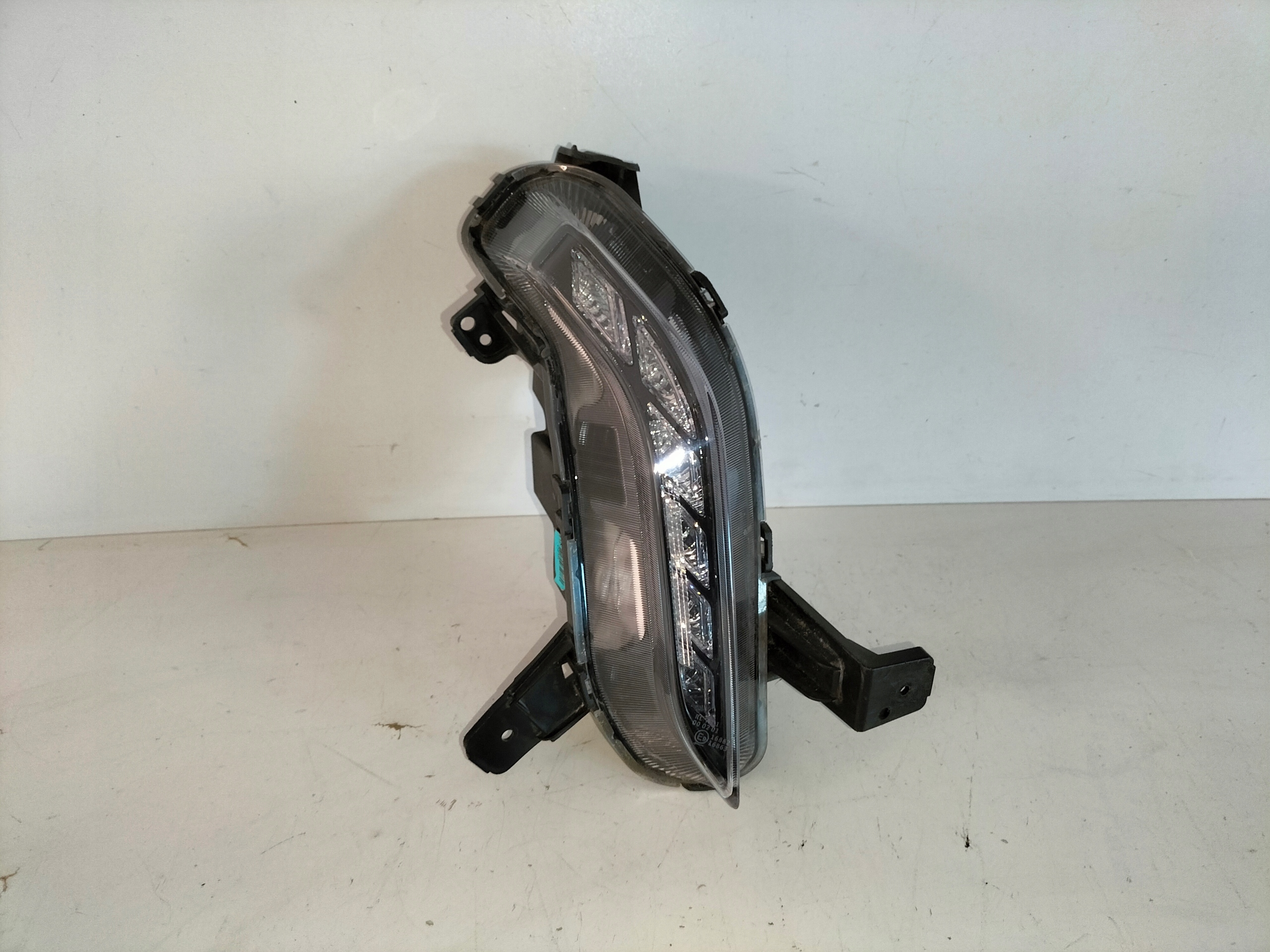 PRAVÁ PREDNÁ HMLOVKA LED DRL HYUNDAI I30 III 17- FASTBACK