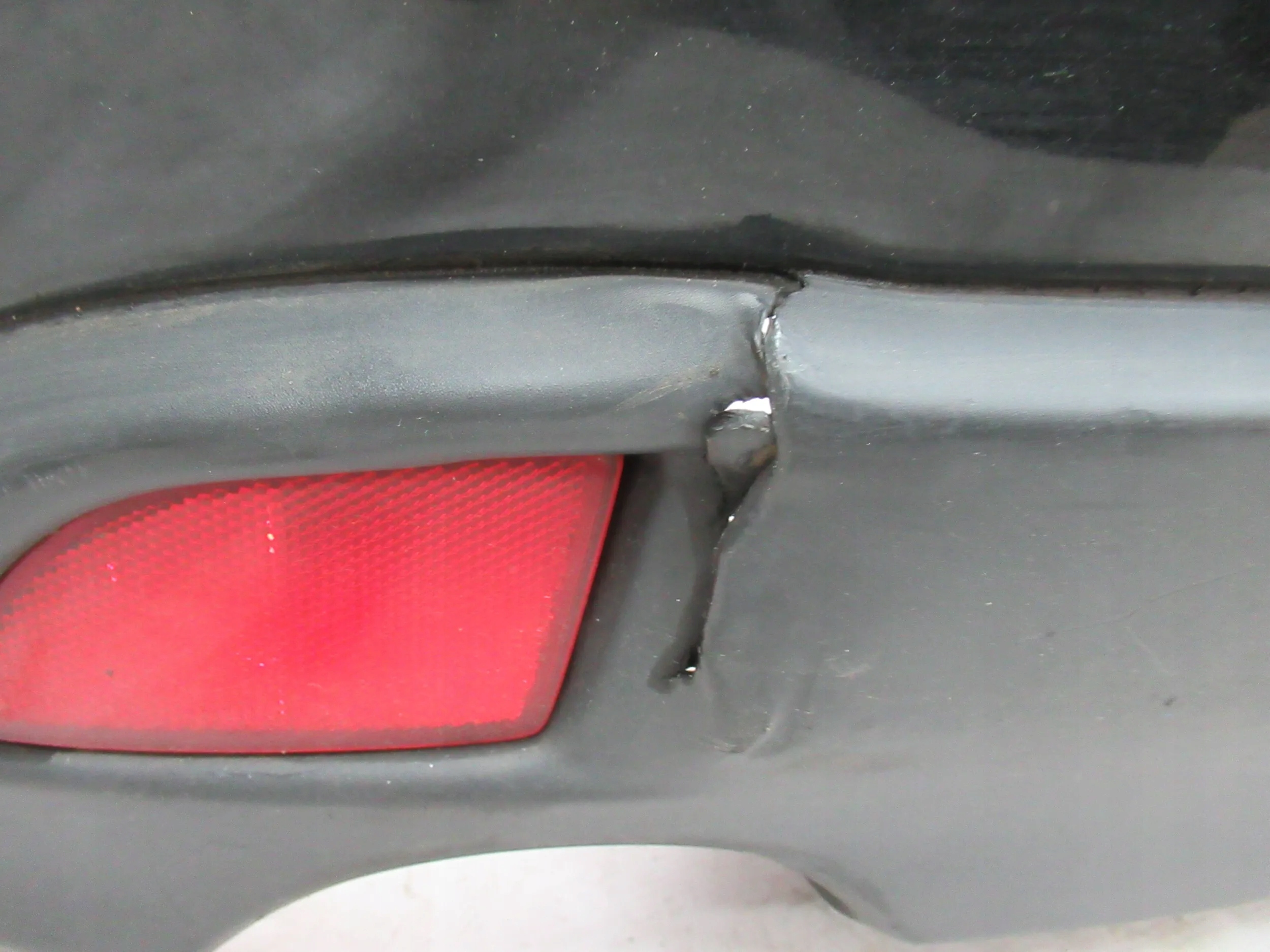 ZADNÝ NÁRAZNÍK Mazda 3 BL 09-