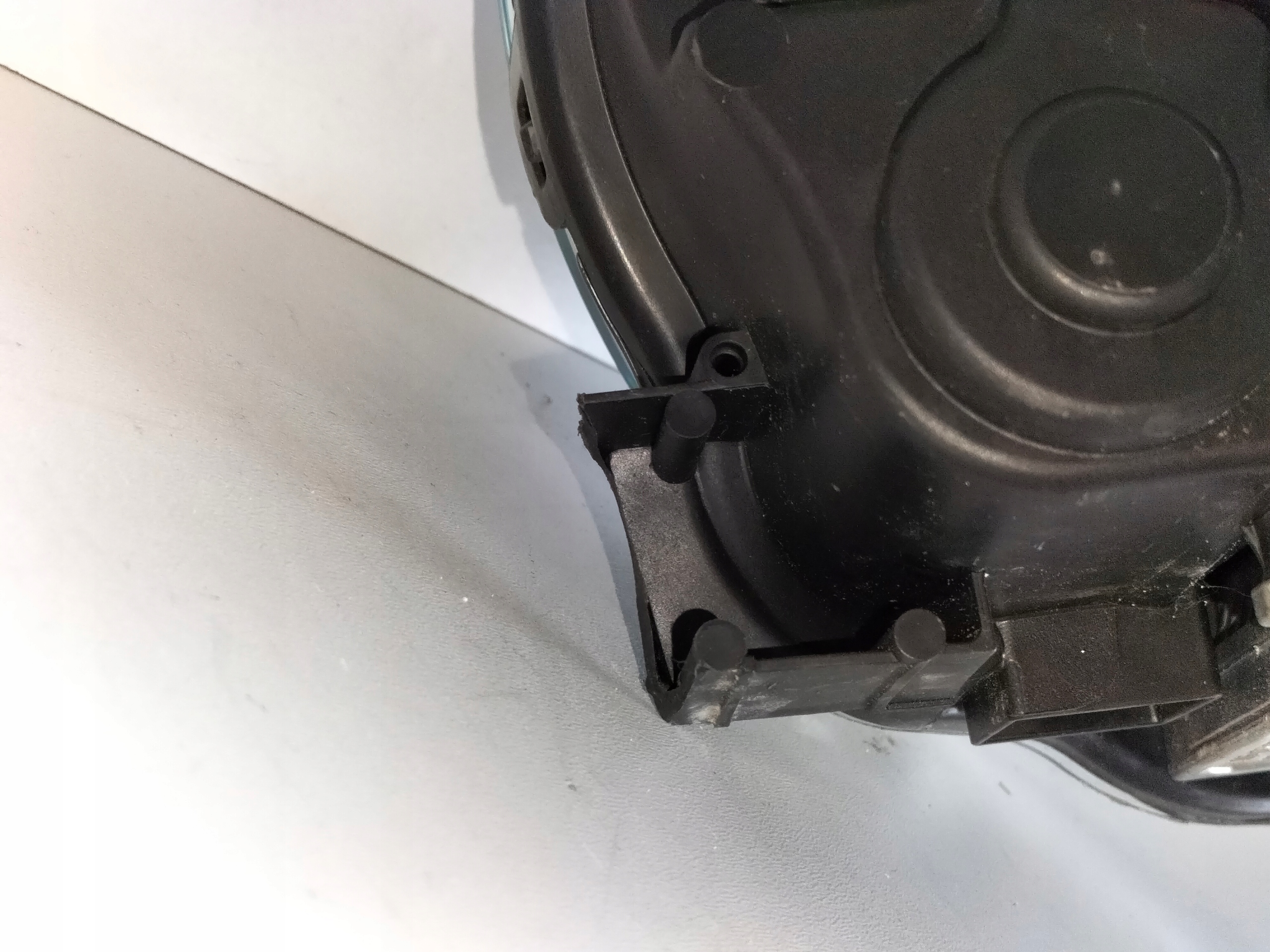 LAVE PREDNE SVETLO FIAT 500 07-15 XENON