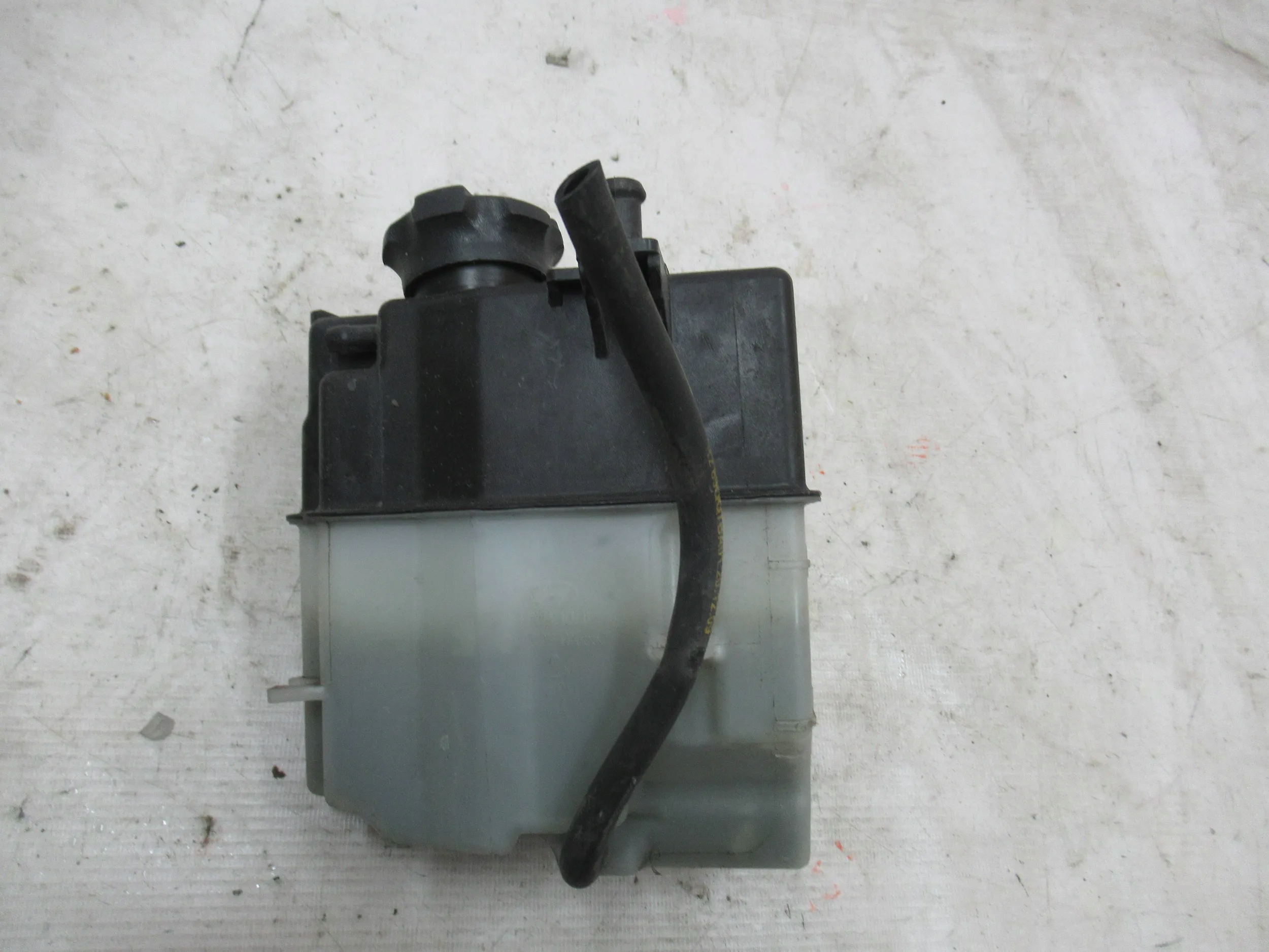 VYROVNAVACIA NADOBKA HYUNDAI I10 1.1 07-