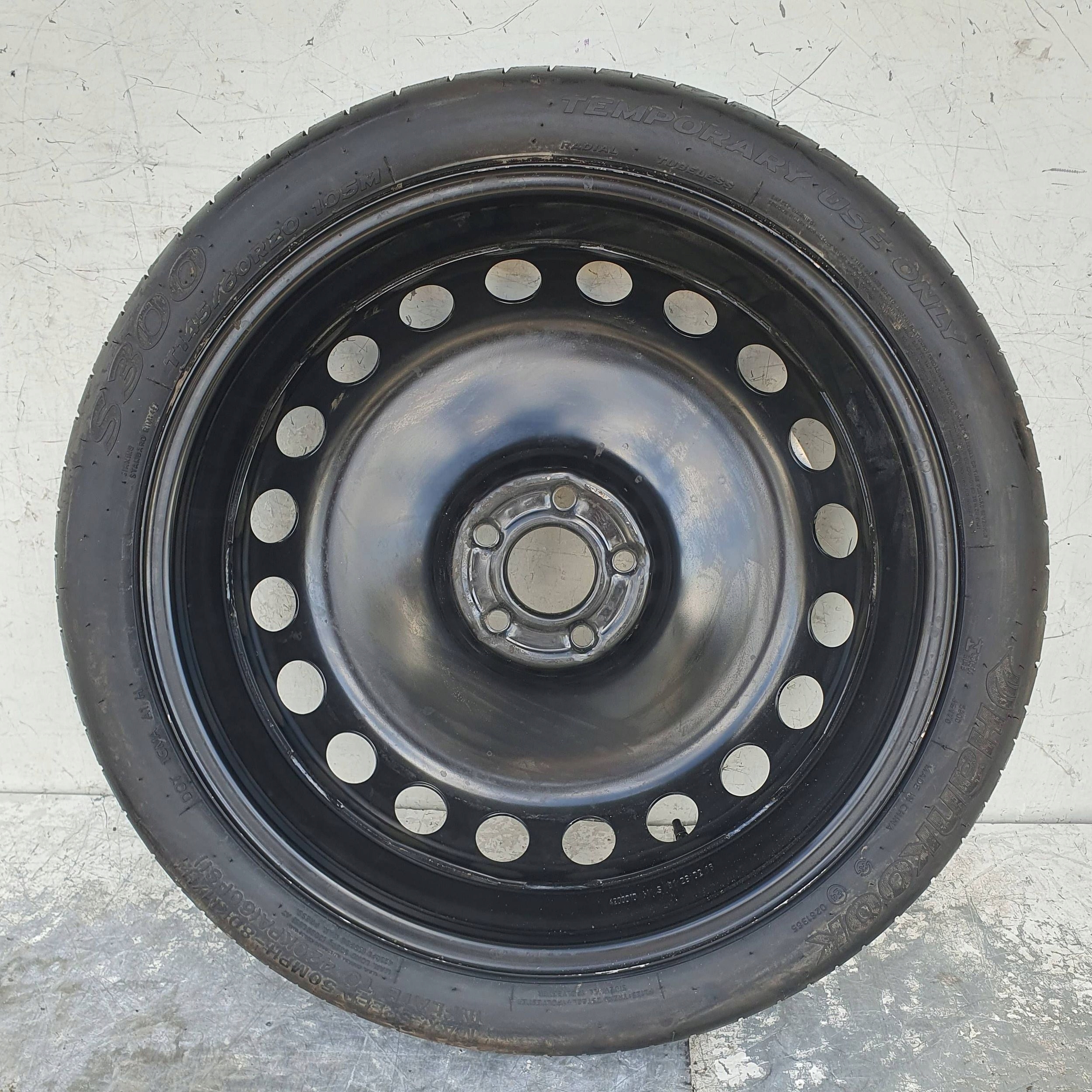Audi A6 C7 4G0601010B REZERVA DOJAZDOVE KOLESO R20