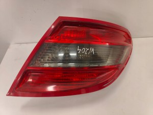 MERCEDES w204 07-10 2048203064 PRAVÉ ZADNÉ SVETLO MERCEDES w204 07-10 2048203064 PRAVÉ ZADNÉ SVETLO