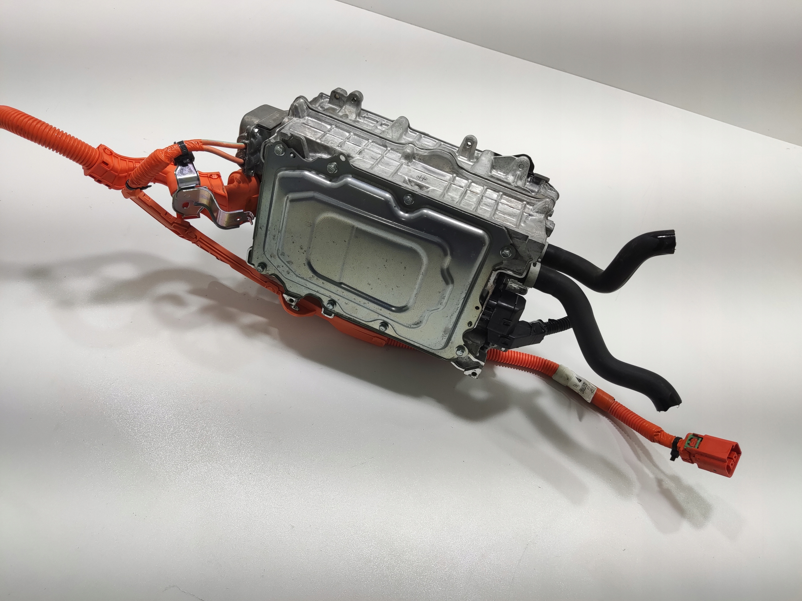 INVERTOR KONVERTOR TOYOTA YARIS CROSS 1.5 HYBRID 2020-2025 G9200-K2011