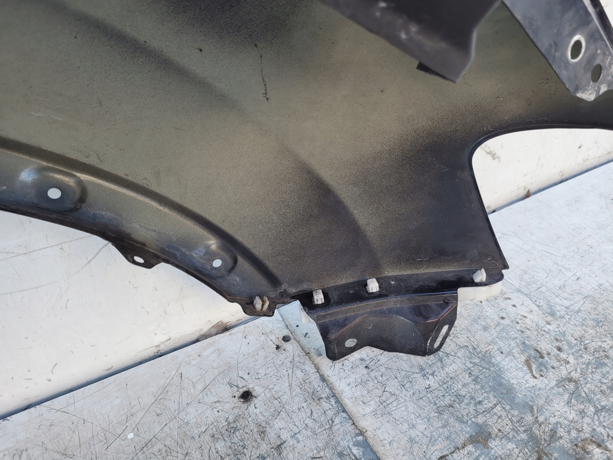 NISSAN QASHQAI J10 LIFT ĽAVÝ PREDNÝ BLATNÍK