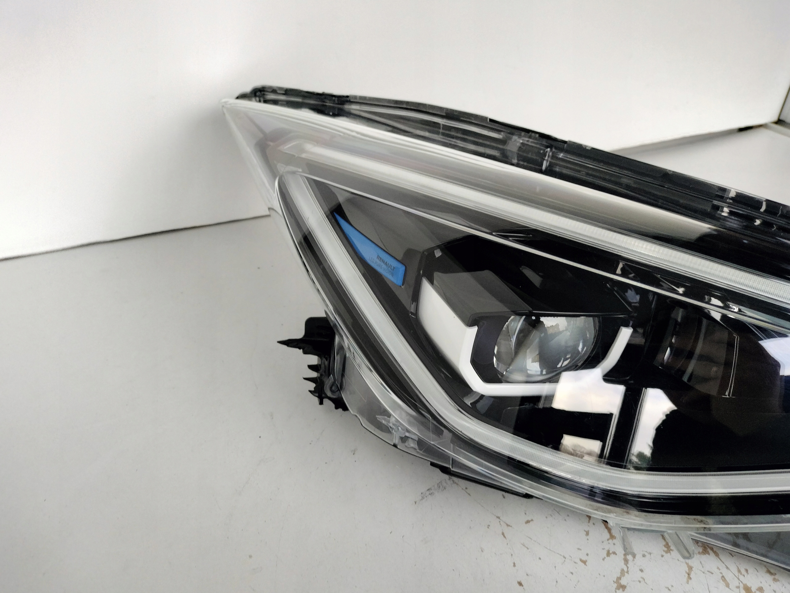 PRAVE PREDNE SVETLO RENAULT ZOE II 19- FULL LED