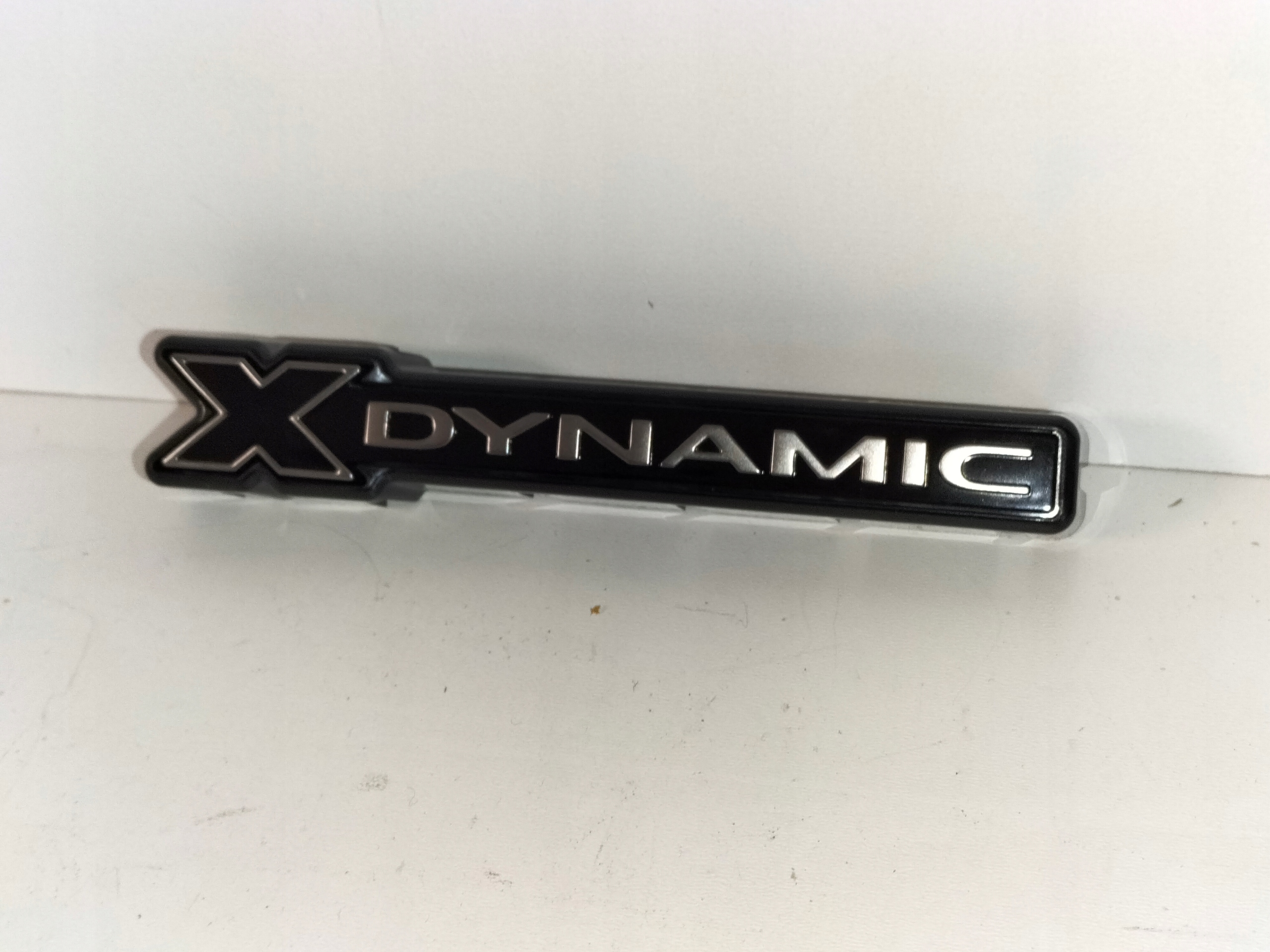 ZNAK EMBLEM logo MASKY NÁRAZNÍKA PREDNÝ XDYNAMIC LAND ROVER DEFENDER 19