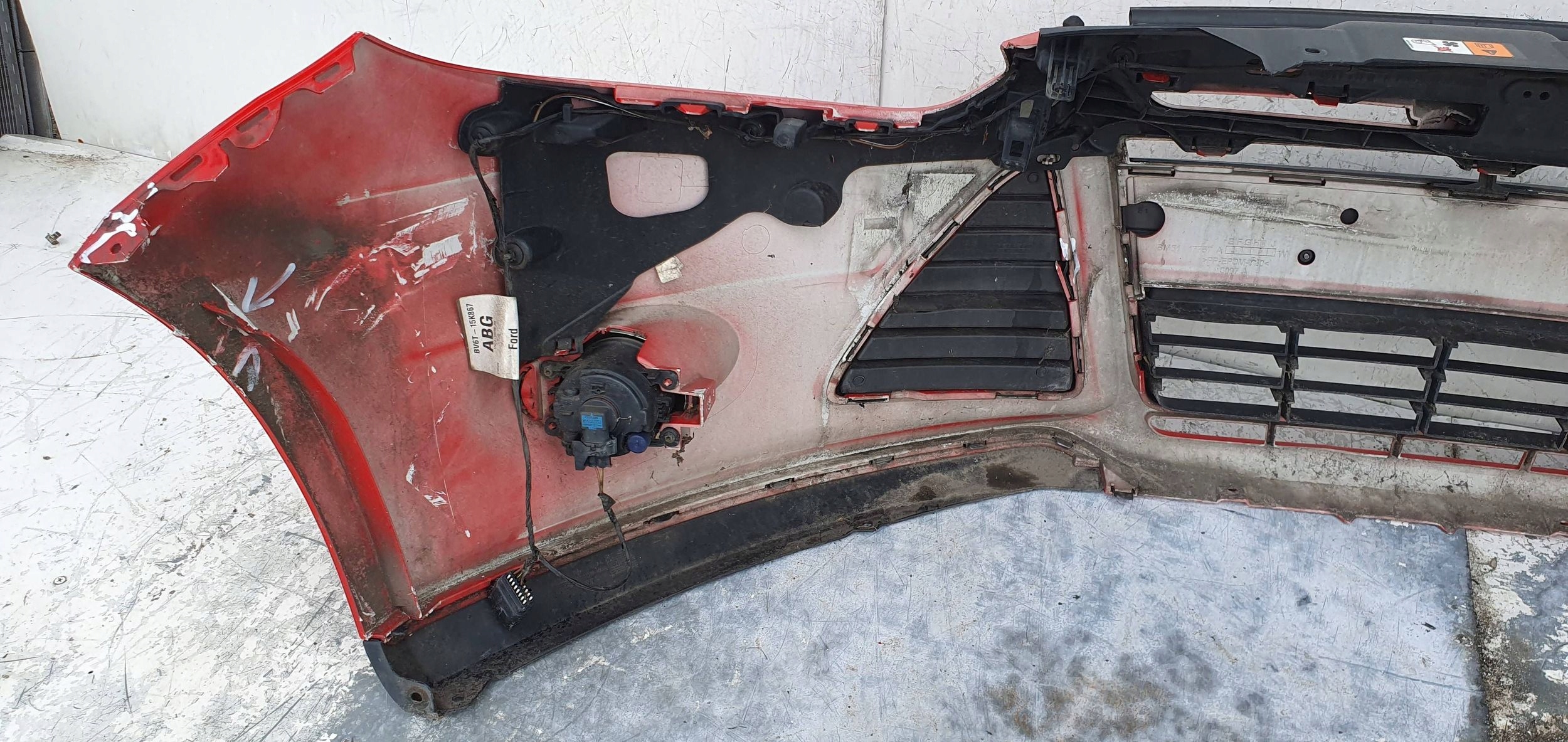 Ford Focus MK3 PREDNÝ NÁRAZNÍK BM5117757A