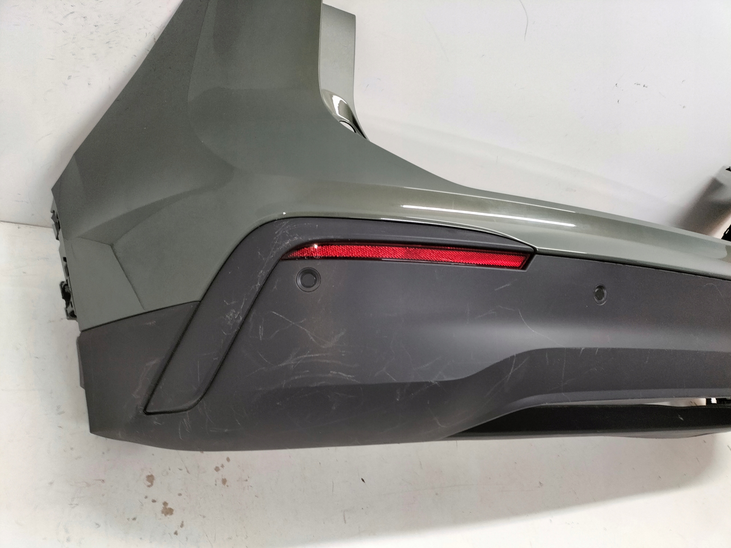ZADNÝ NÁRAZNÍK VW TIGUAN III 24-