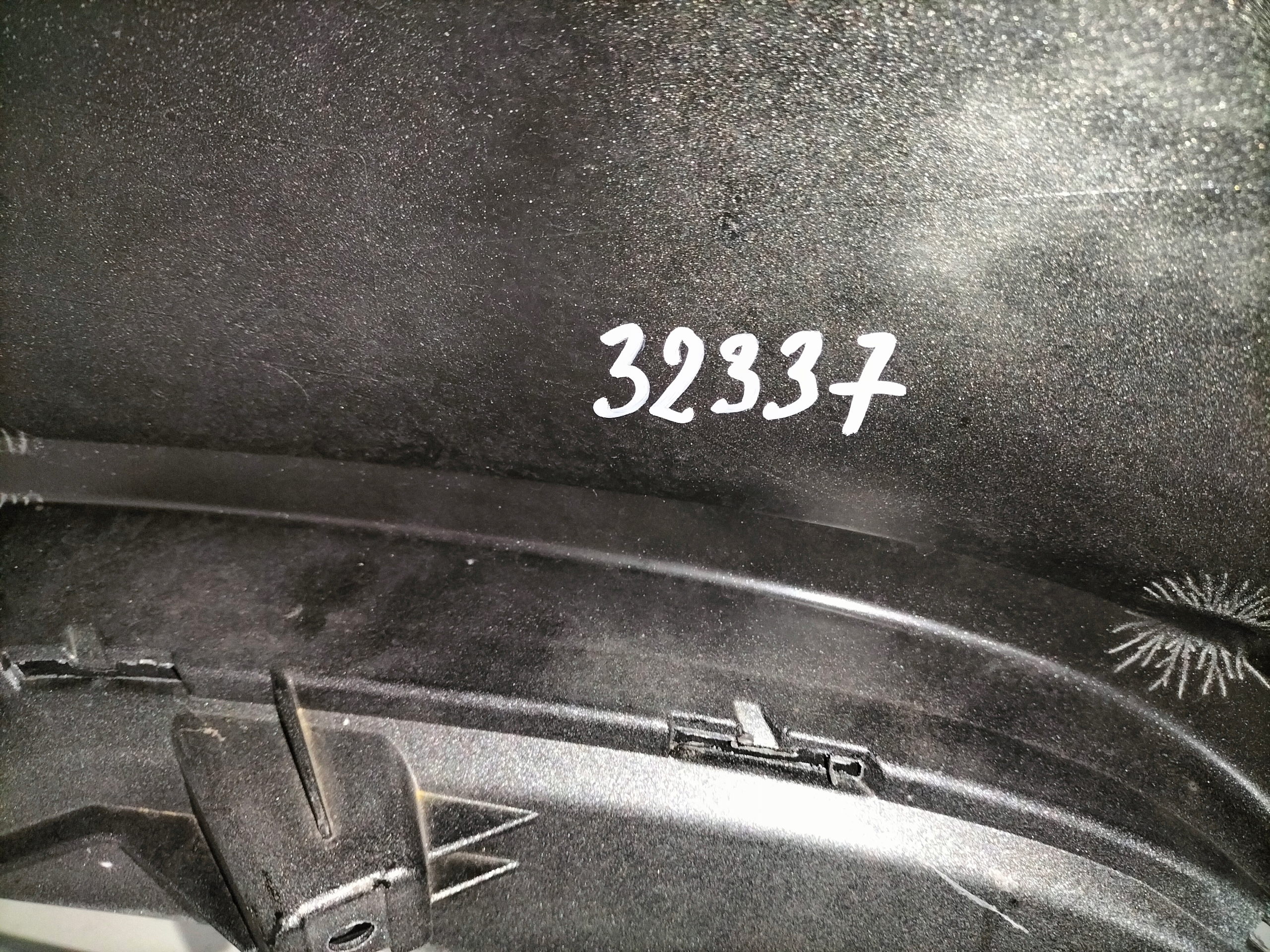 PREDNÝ NÁRAZNÍK OPEL ASTRA V K LIFT 19-