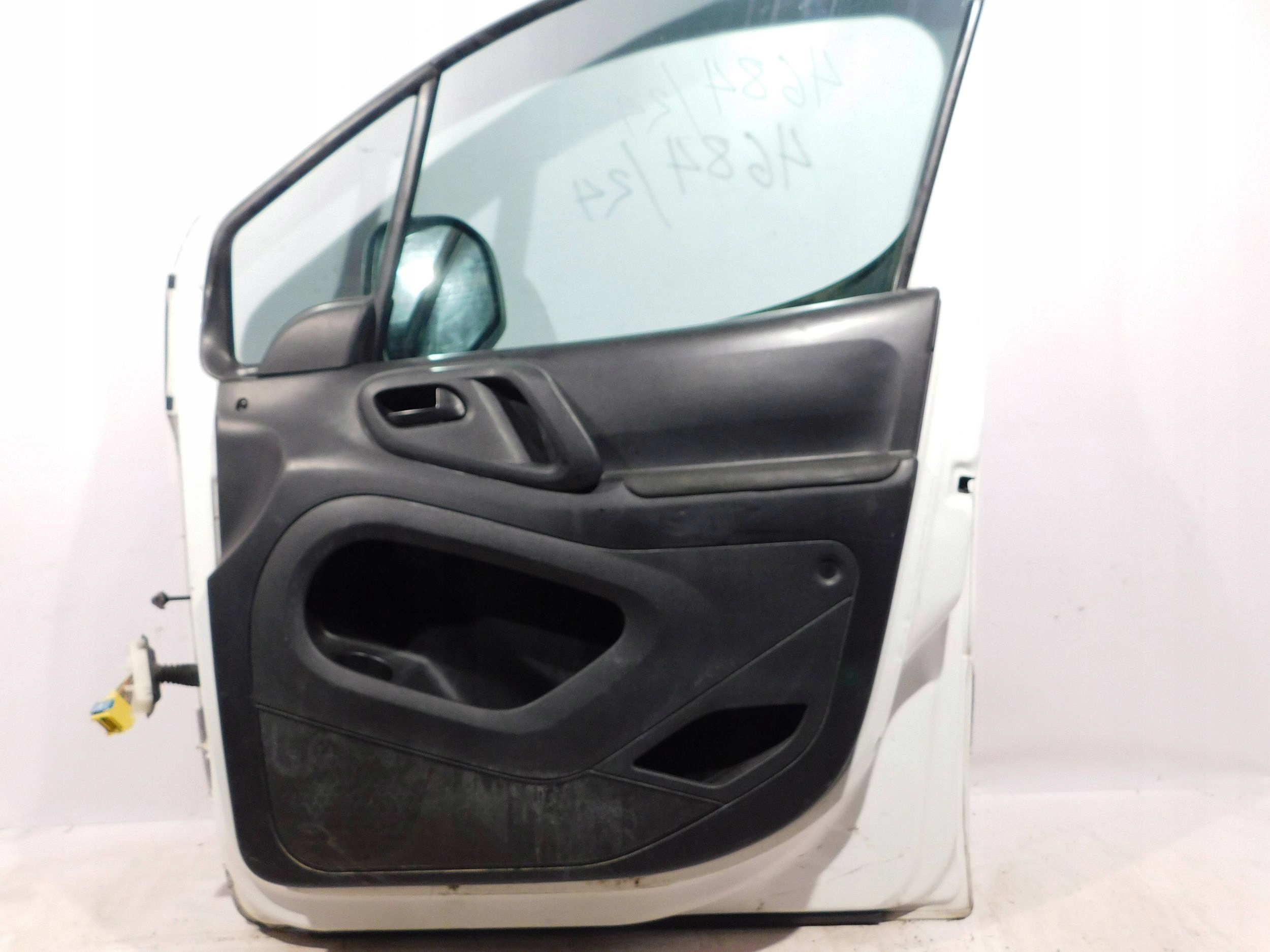 PRAVE PREDNE DVERE CITROEN BERLINGO PEUGEOT PARTNER 08-