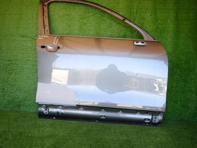 VW TOUAREG 10- PRAVE PREDNE DVERE