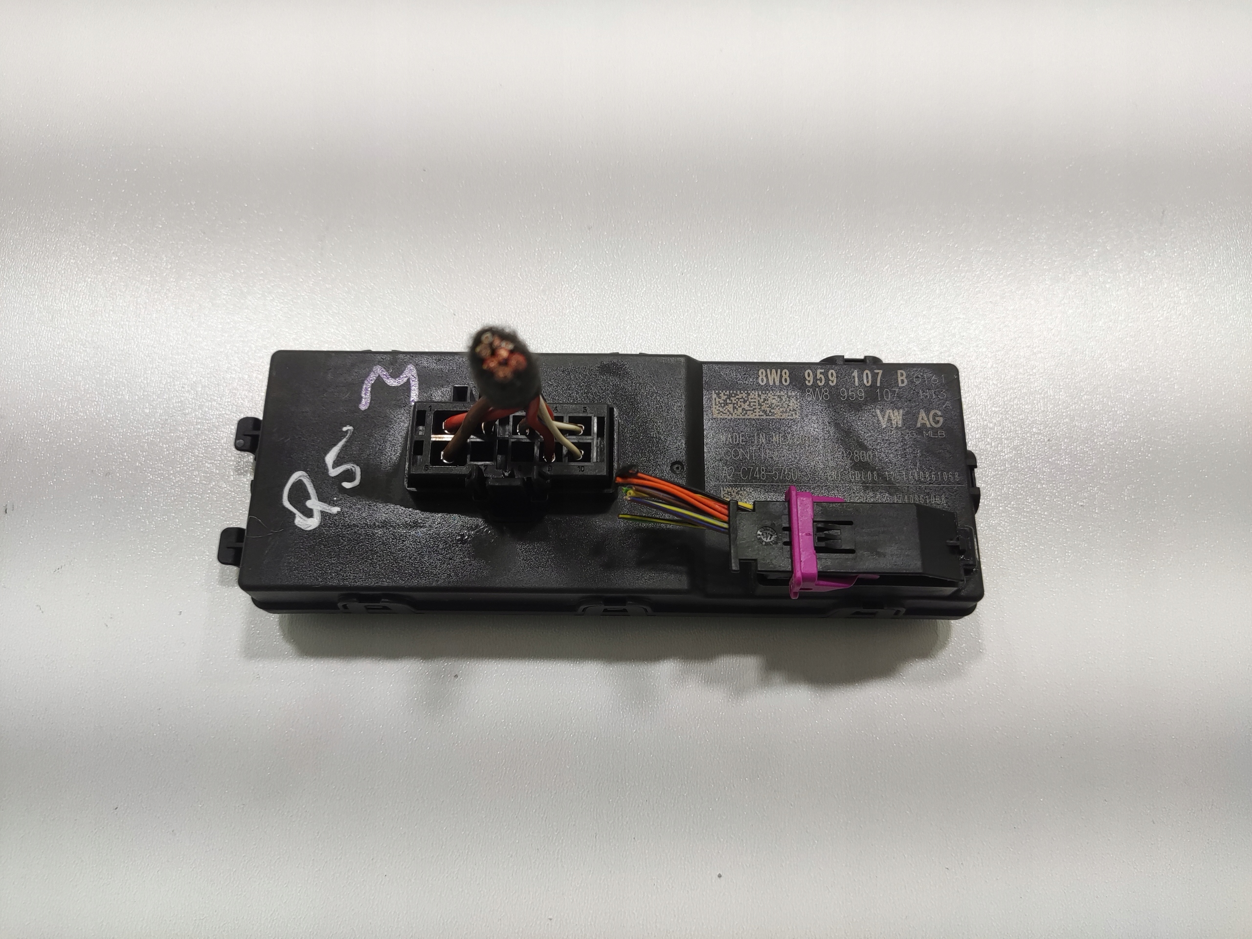 MODUL RIADIACA JEDNOTKA ZADNEJ KAPOTY KUFRA AUDI Q5 II 80A 2016-2020 8W8959107B