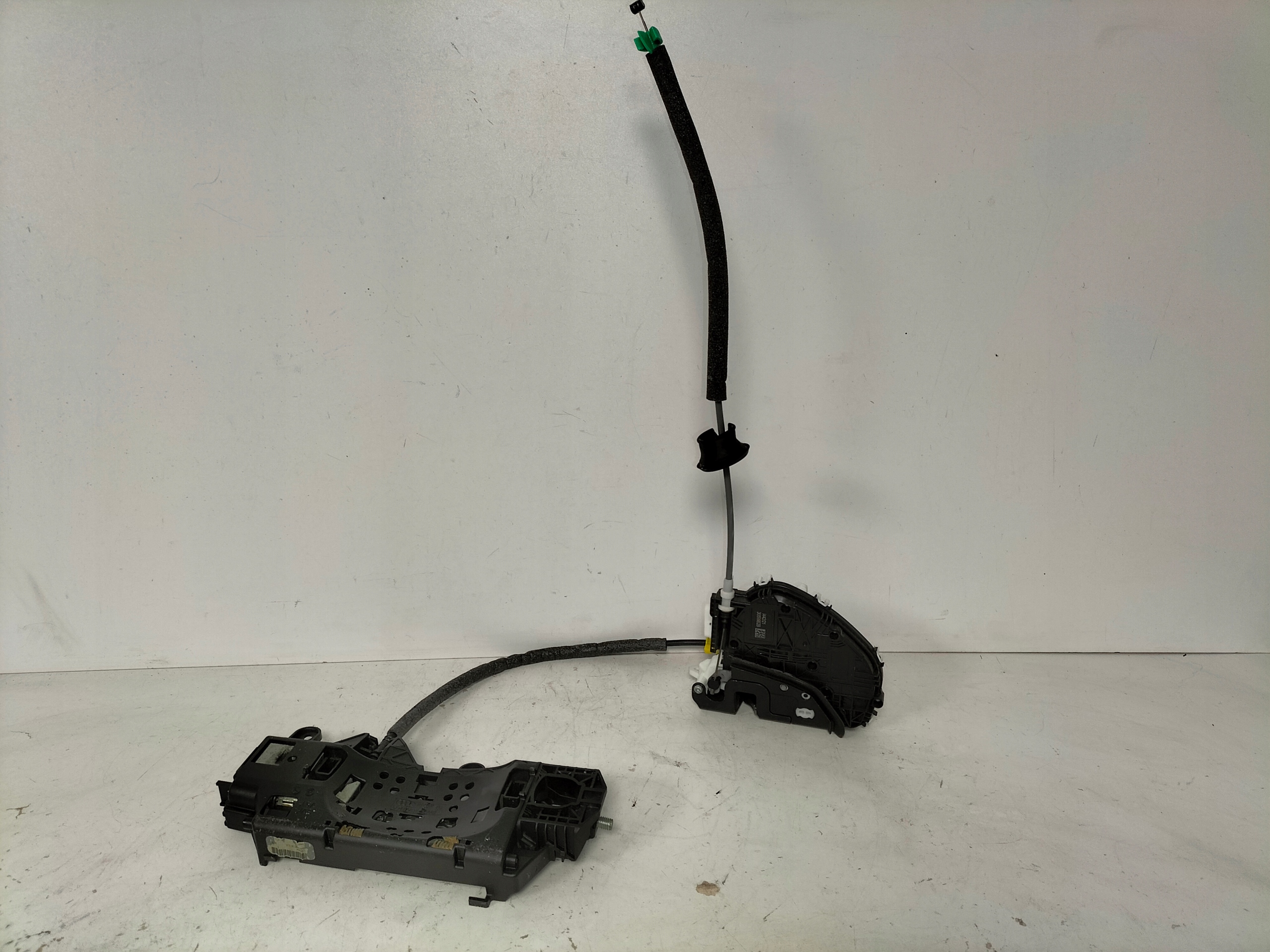 ZÁMOK PRAVÝCH PREDNÝCH DVERÍ AUDI A4 B9 15- AUDI A1 8X 14- AUDI A3 8V