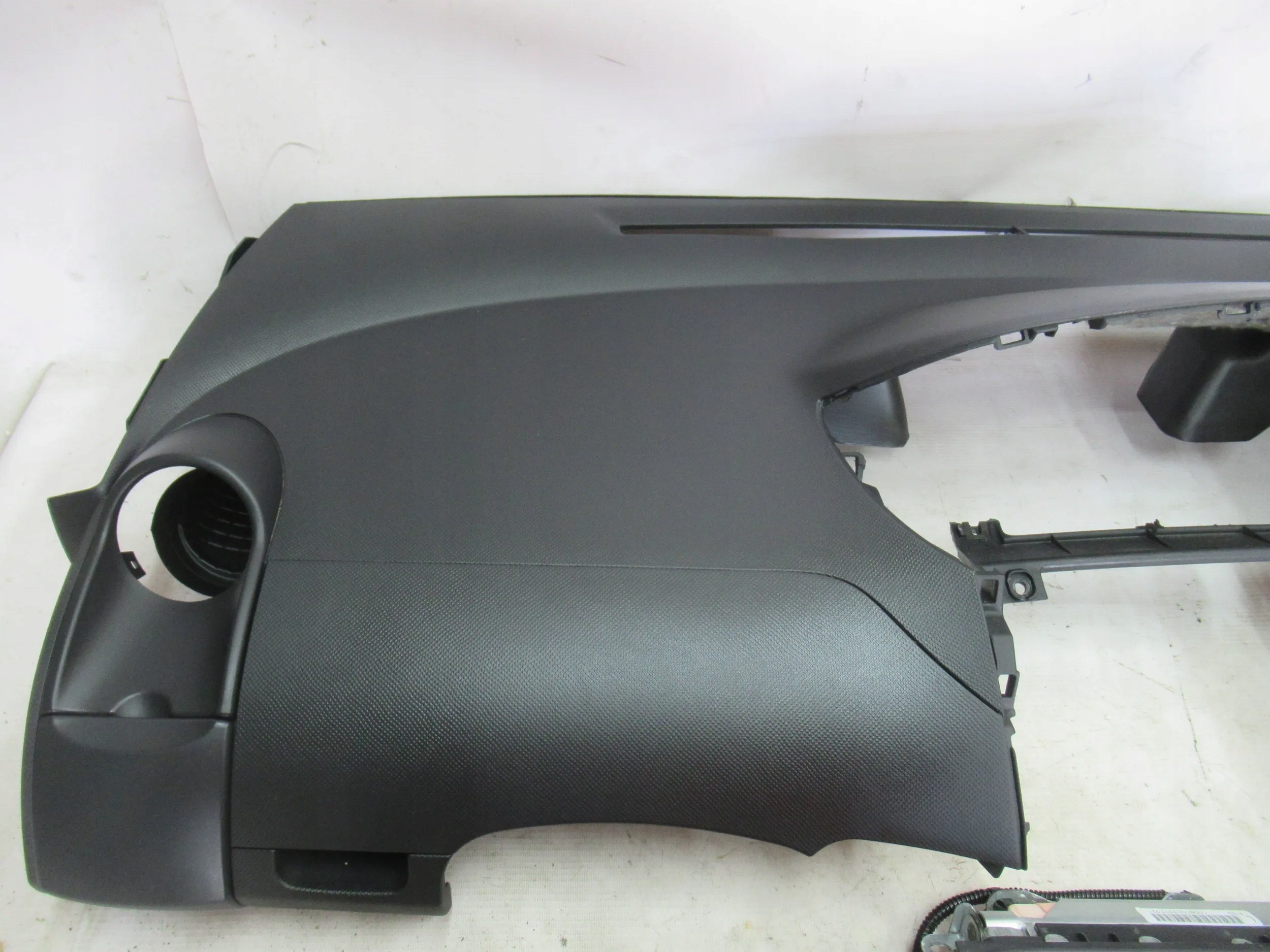 PRÍSTROJOVÁ DOSKA AIRBAG TOYOTA YARIS II 2
