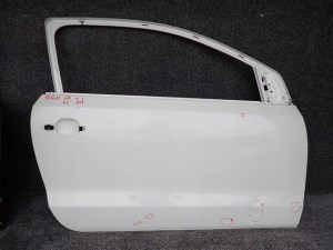 VW POLO 6R 6C 3d 09- PRAVE PREDNE DVERE VW POLO 6R 6C 3d 09- PRAVE PREDNE DVERE