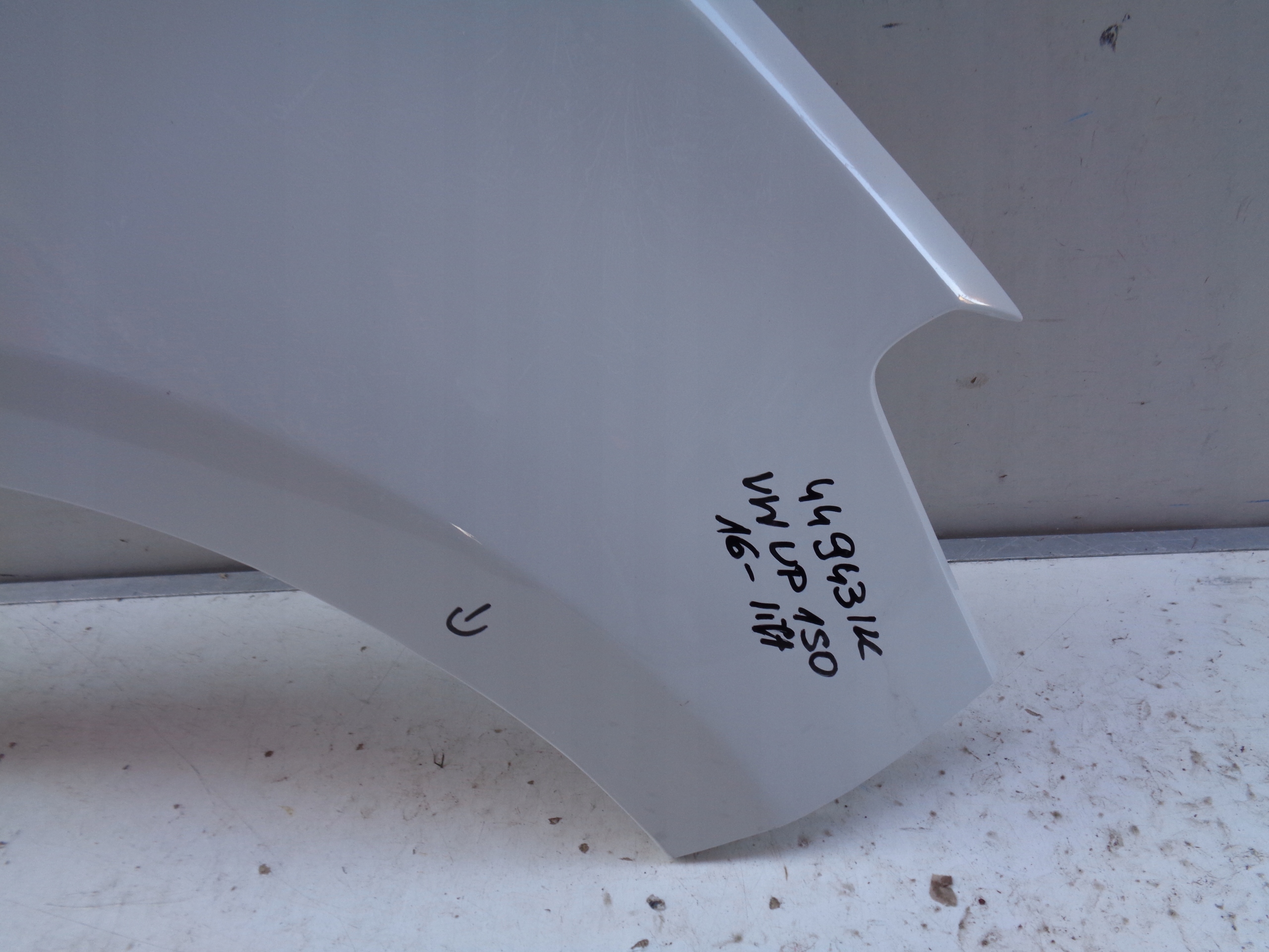 PRAVÝ PREDNÝ BLATNÍK VW UP 1S 1S0 16- LIFT NR 44943