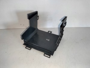 KRYT DRZIAK AUTOBATERIE VW PASSAT B6 05- VW GOLF V 03- KRYT DRZIAK AUTOBATERIE VW PASSAT B6 05- VW GOLF V 03-
