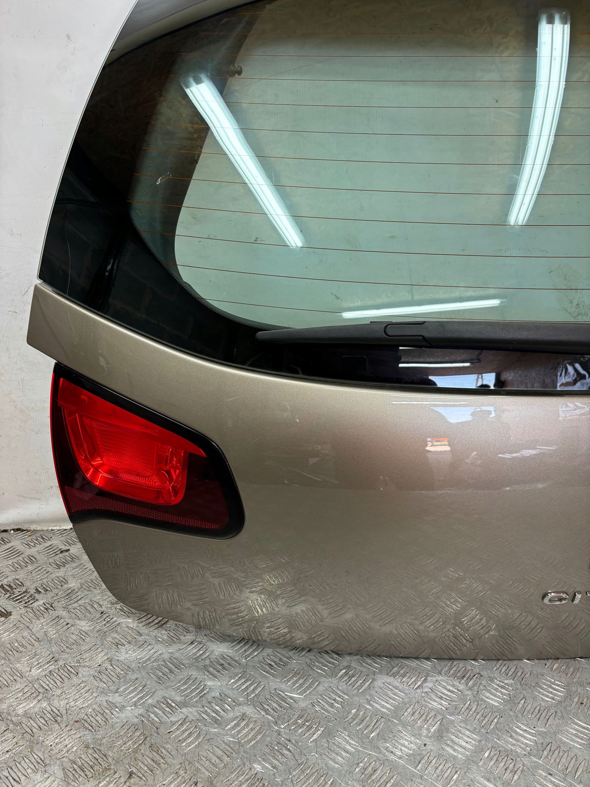 ZADNÁ KAPOTA CITROEN C3 II 09-
